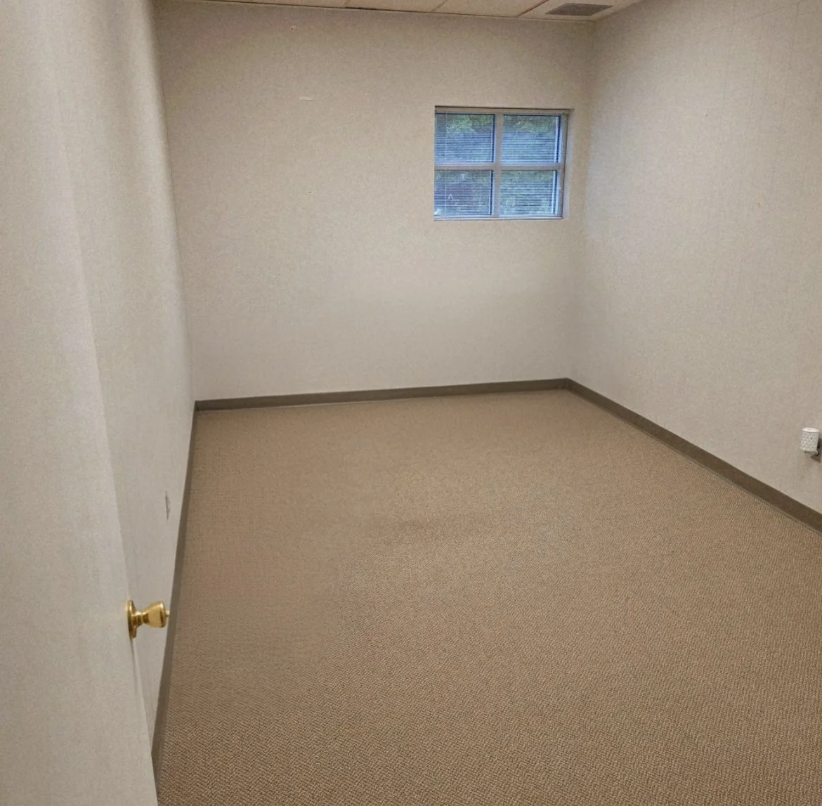 14X14 Office Suites 