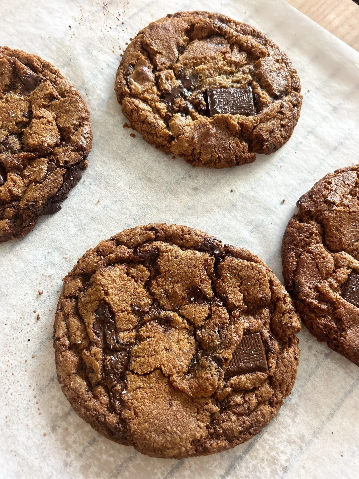 Tomorrow&rsquo;s line up is looking delicious ~ Lots of goodies prepped with more to come in the morning 🤎
✨Buns - cinnamon, chocolate + pistachio + white chocolate 
✨brown butter, chocolate + sea salt cookies 
✨chocolate + tahini banana bread with 