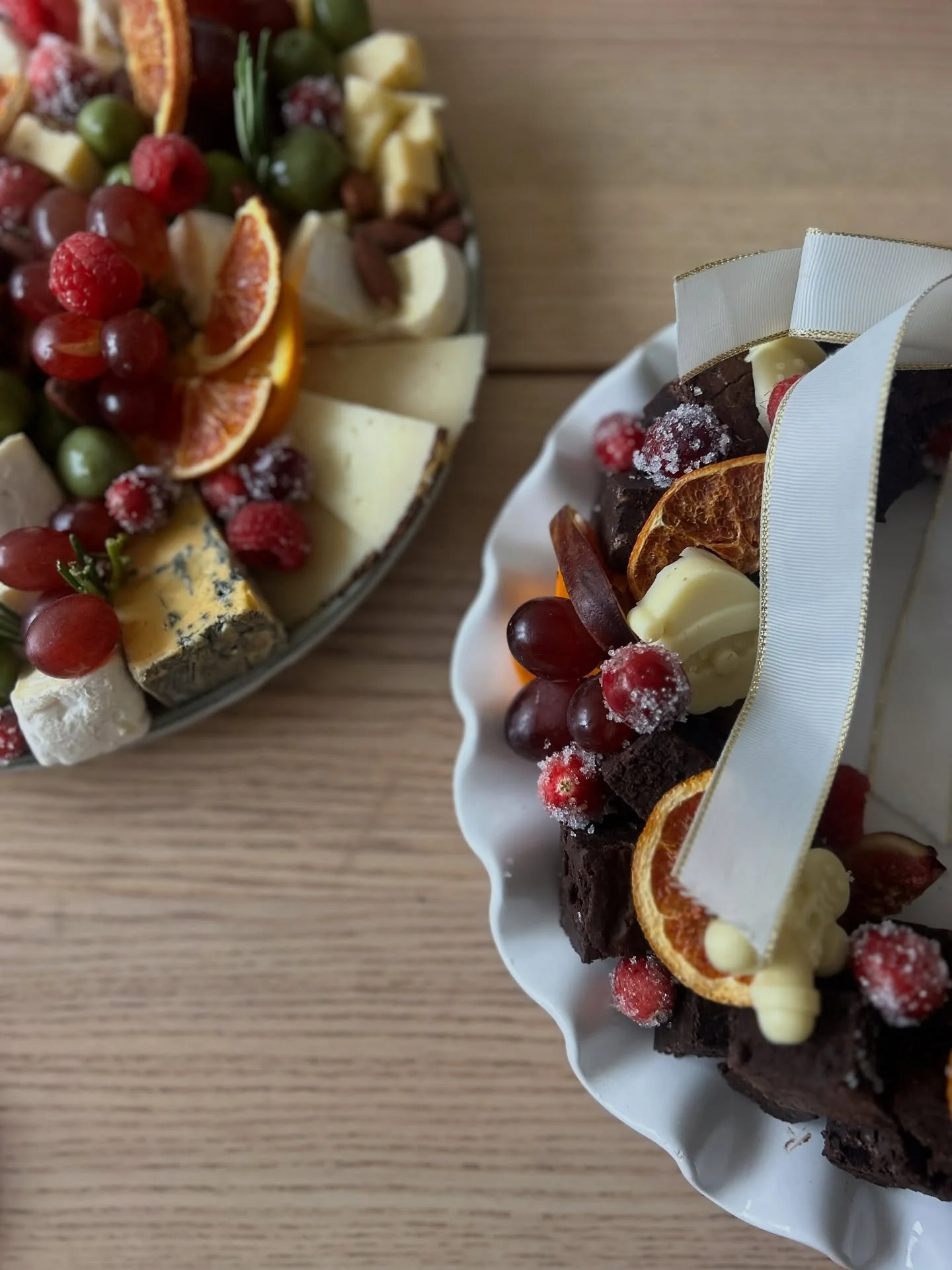 Platters - but make them festive 🌟🎄❤️

Some of our festive collection platters all ready for the lovely @karenkoramshai and friends for a festive afternoon of wreath making. And just how cute is the brownie platter? We&rsquo;re a little bit in love