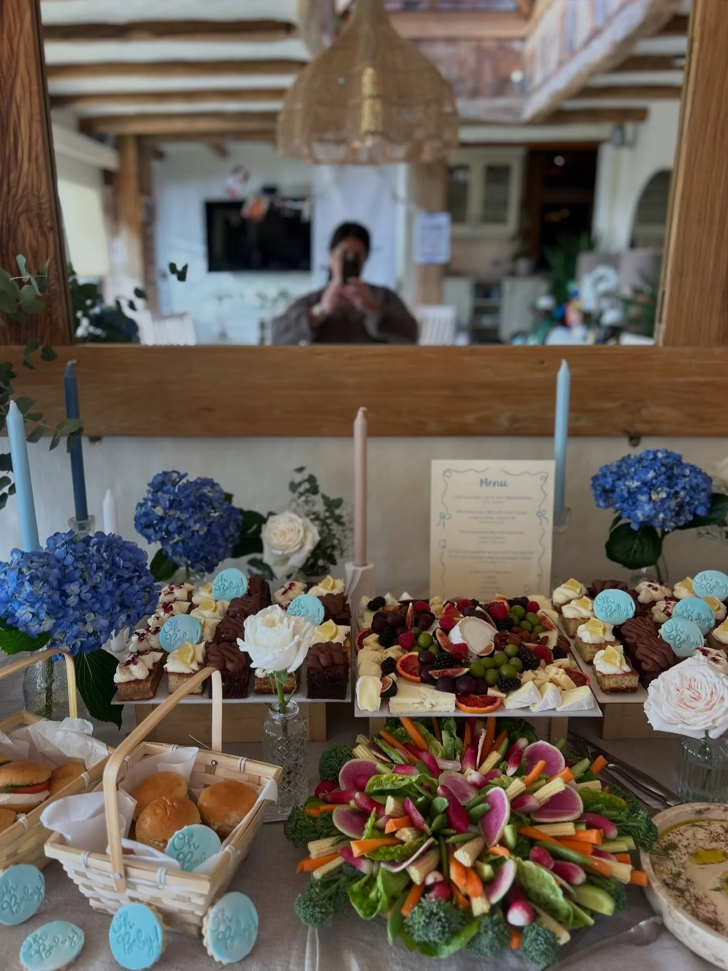 A little peek at today&rsquo;s baby shower with all the baby boy blues (and did you spot me too?!) 💙
#babyshower #caterer #caterersussex #brightoncaterer #sussexcaterer