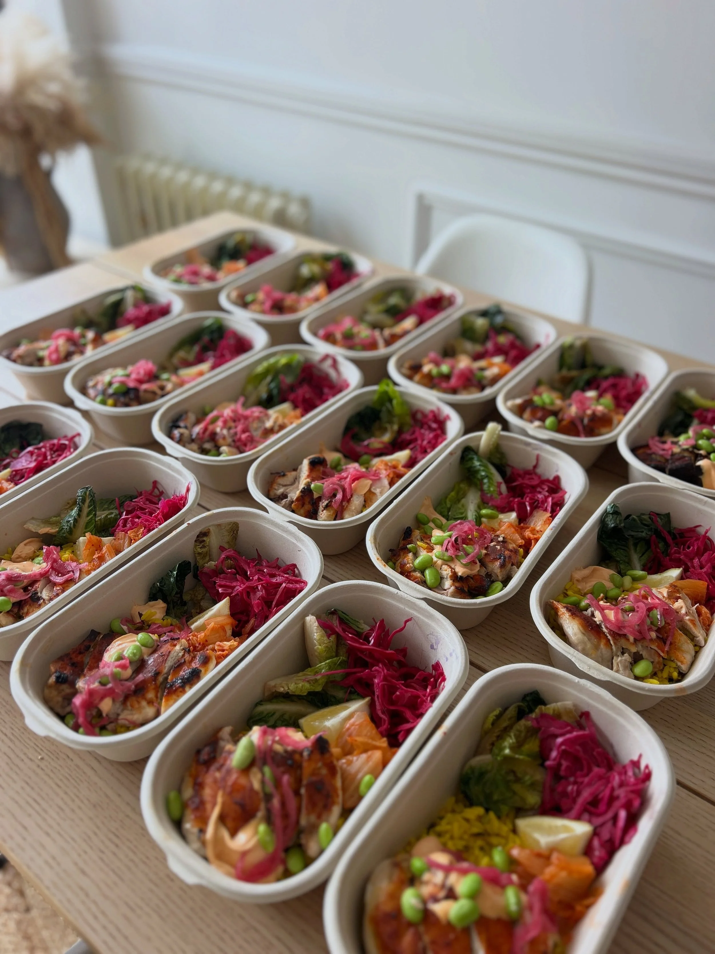 Today&rsquo;s deliciousness for @nextofficial 🤎

Greek yoghurt pots w homemade compote + granola ~ our delicious banana bread ~ golden wild rice pots w Gochujang chicken, kimchi, pickled red cabbage, grilled lettuce + edamame ~ and to finish chocola