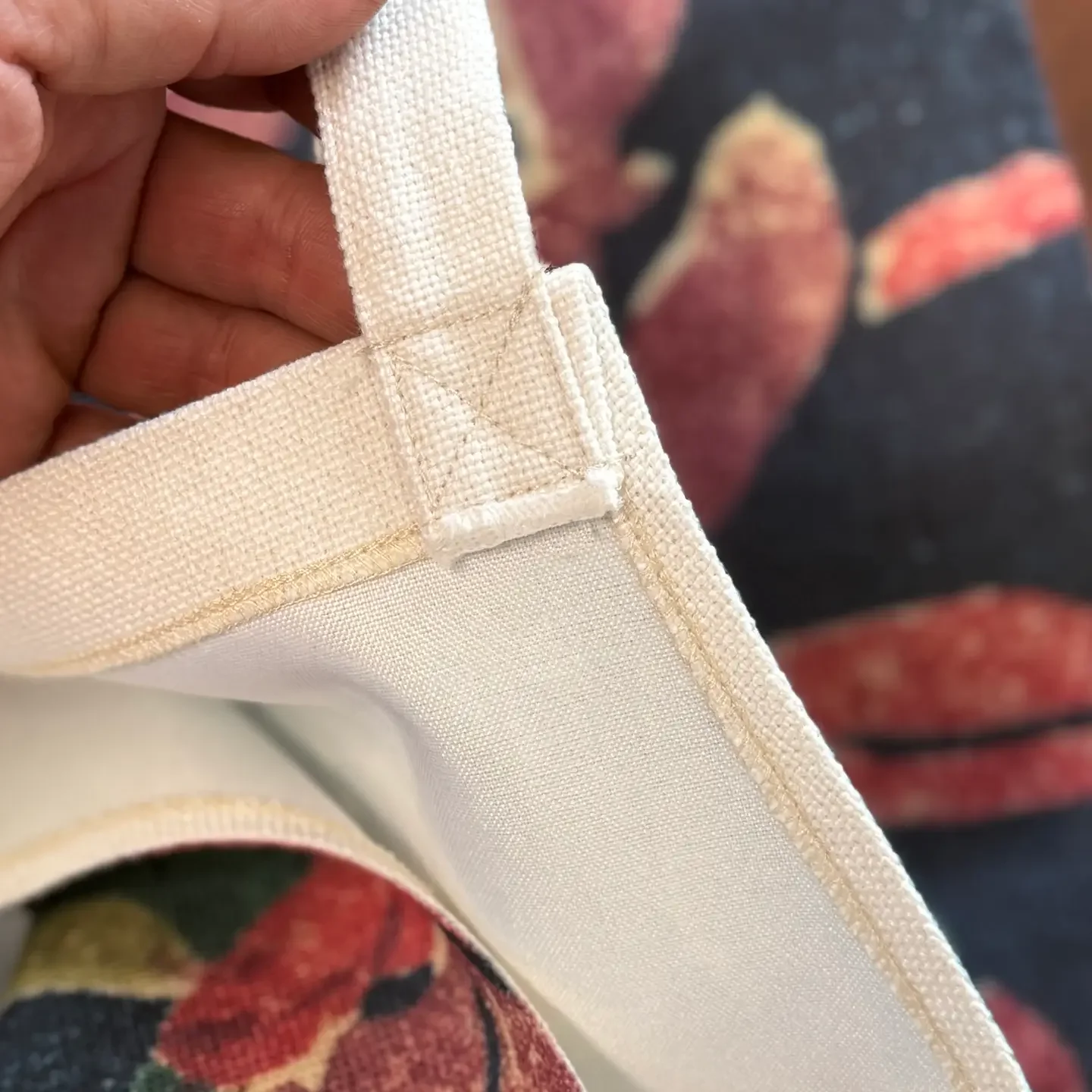 MDIapron detail.webp
