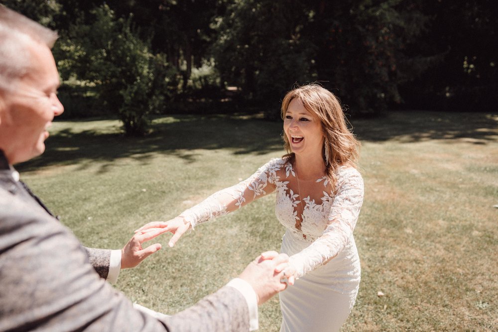 Besonderer Hochzeitstanz im Freien by UhlArt Fotografie