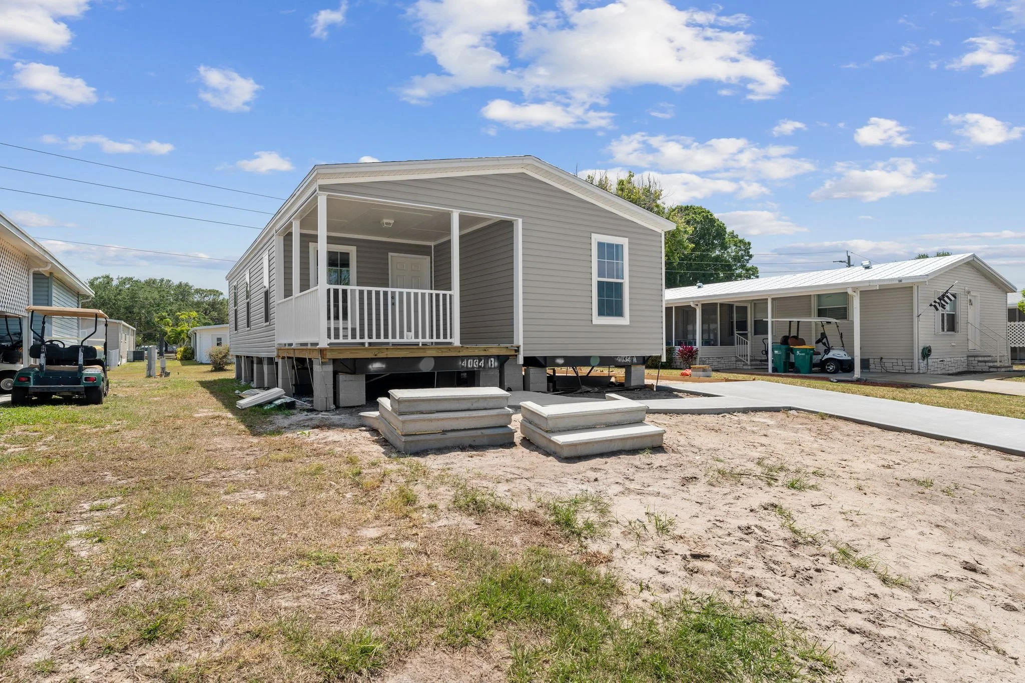 Lake Manor 24x44 (w/12x12 Porch) 2 Bed 2 Bath (1,027 Sq Ft) — Florida