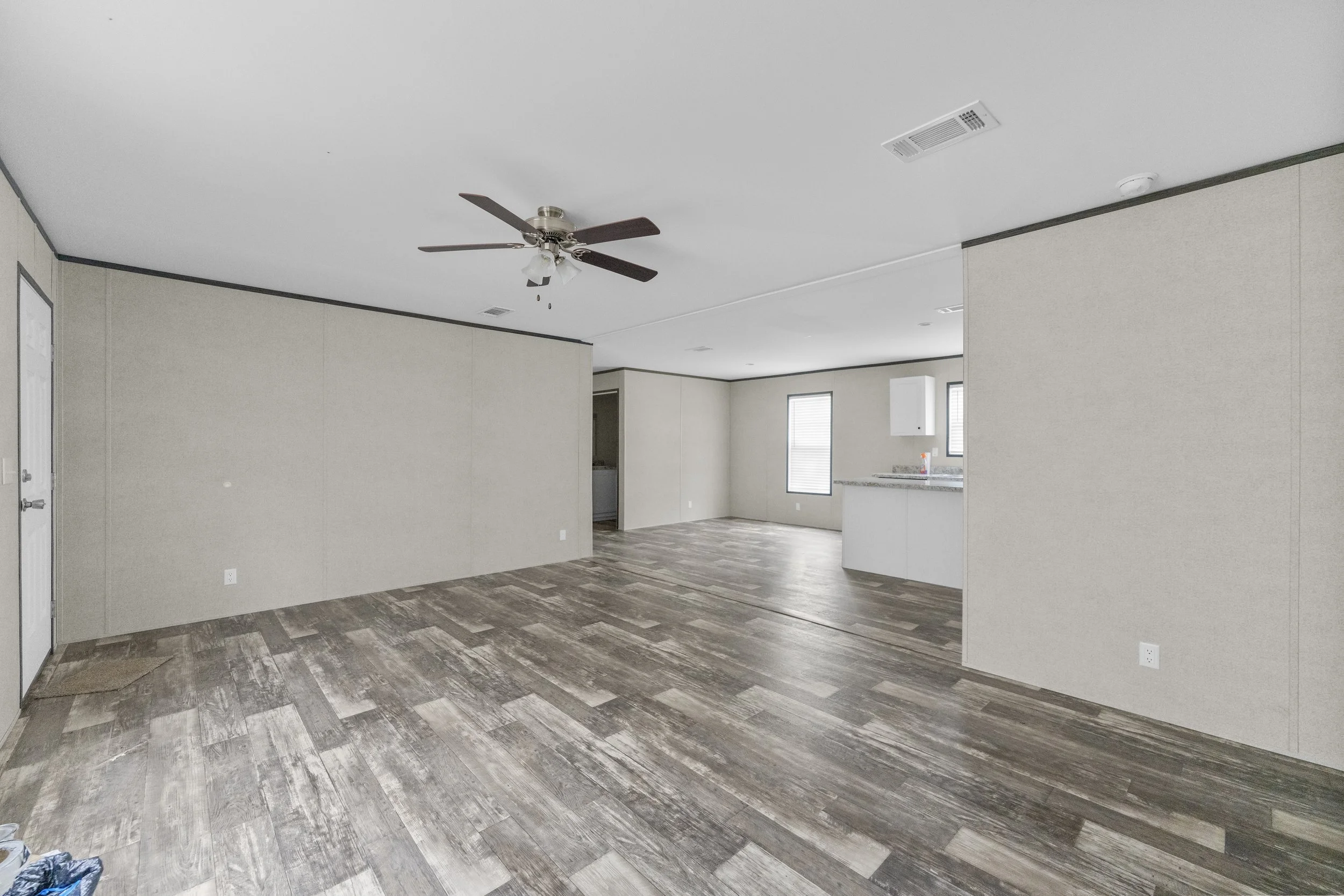 05-Living Area.jpg