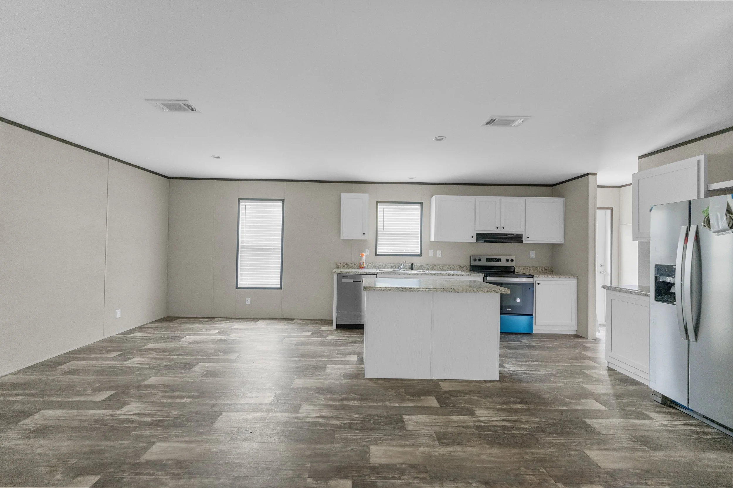 06-Kitchen.jpg