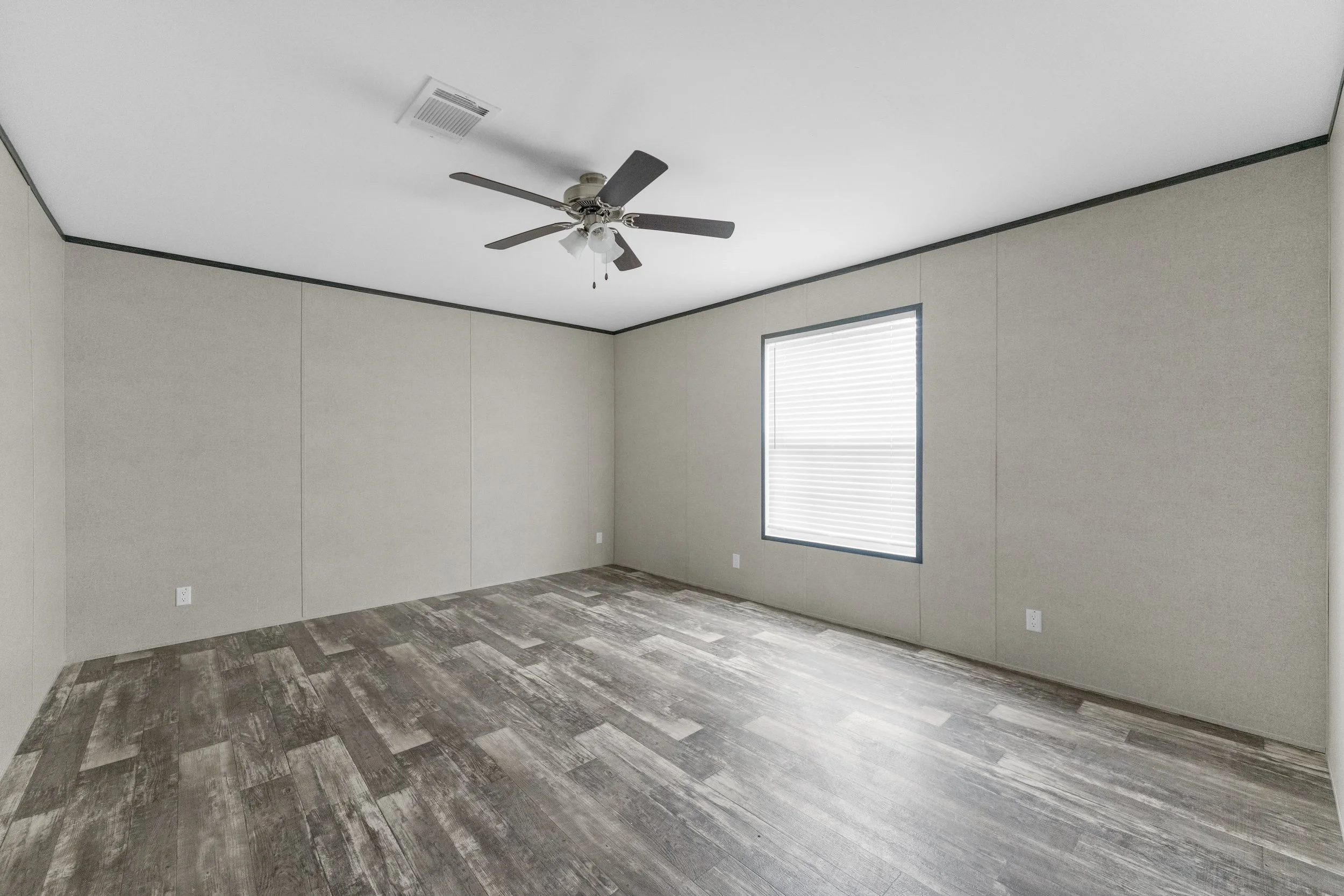 13-Family Room.jpg