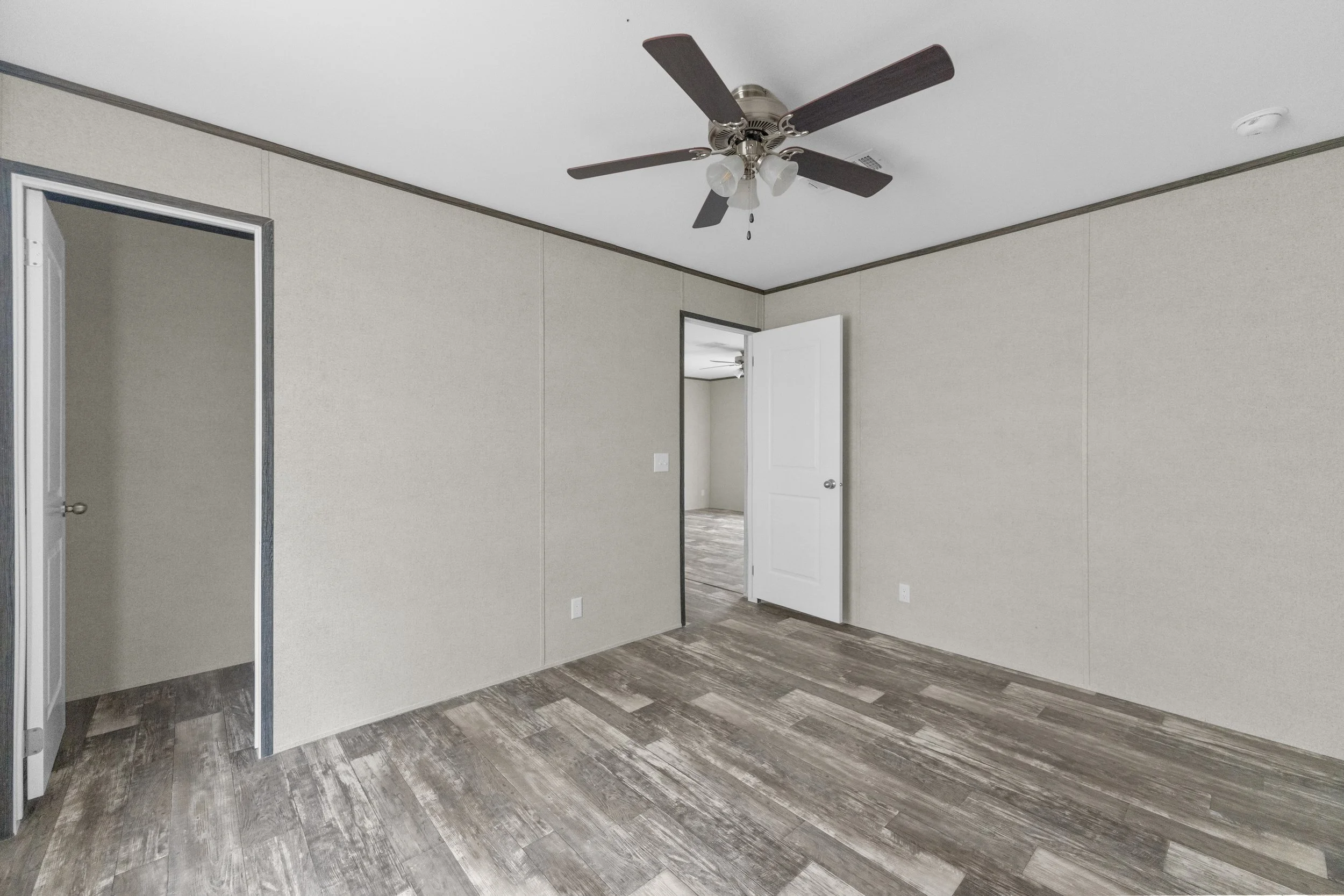 21-Bedroom 2.jpg