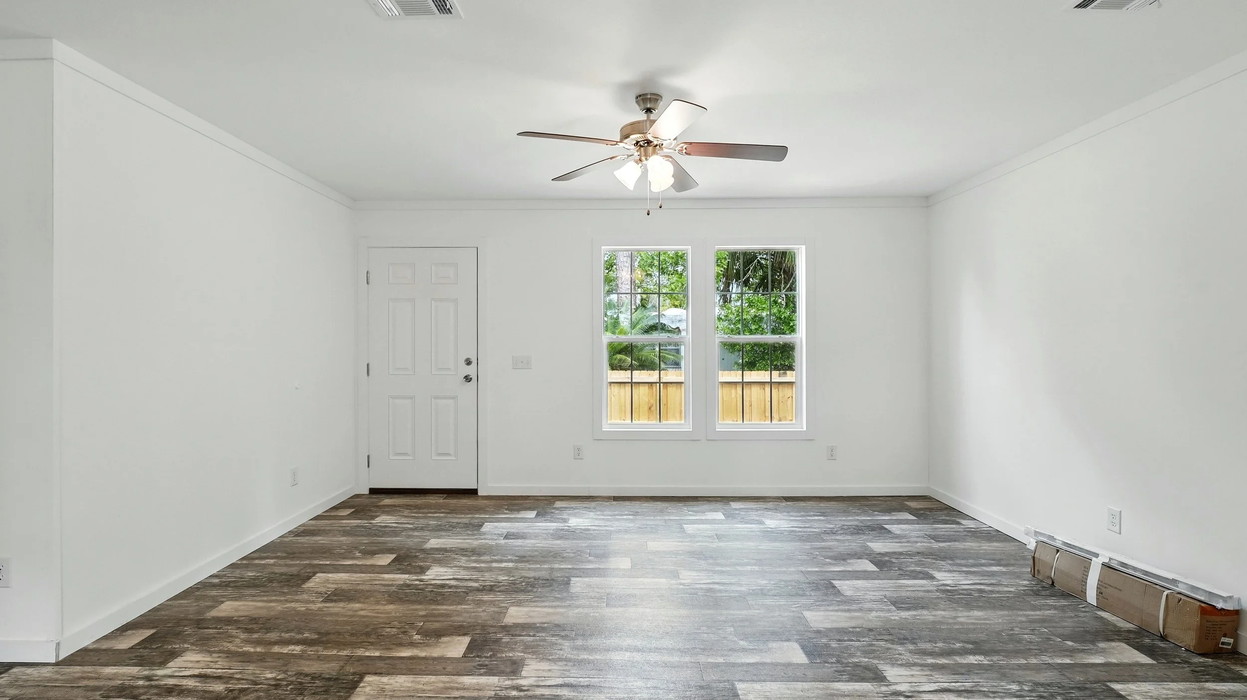 06-Living Area.jpg
