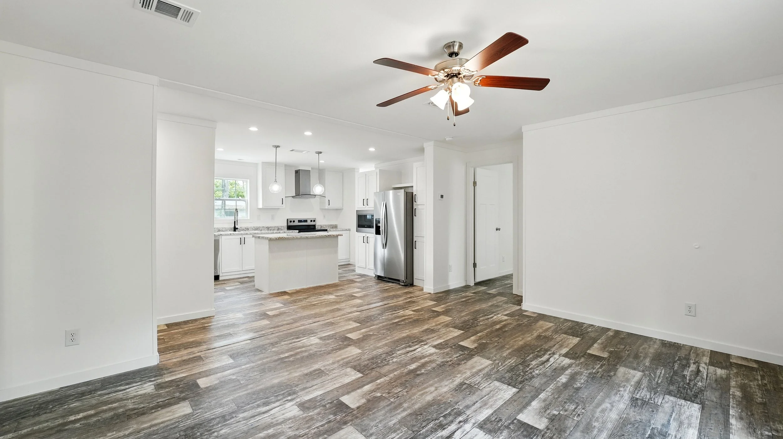 08-Living Area.jpg