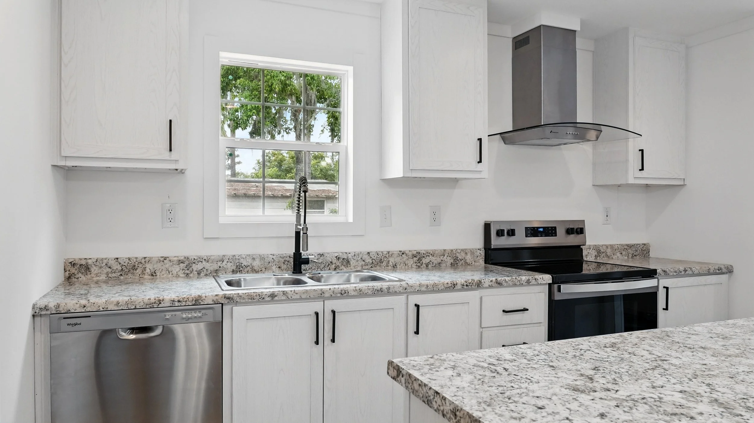 12-Kitchen.jpg