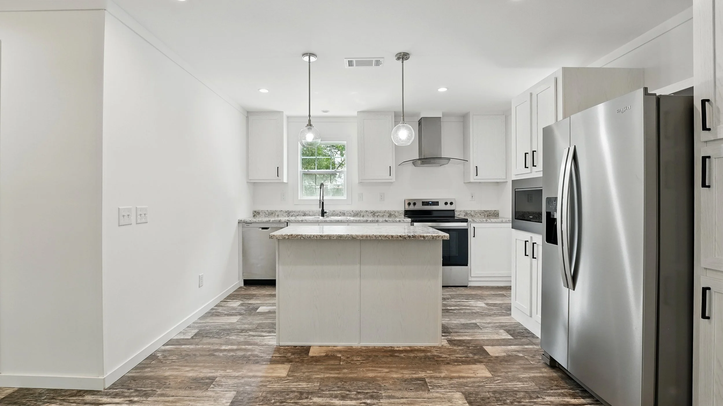 14-Kitchen.jpg
