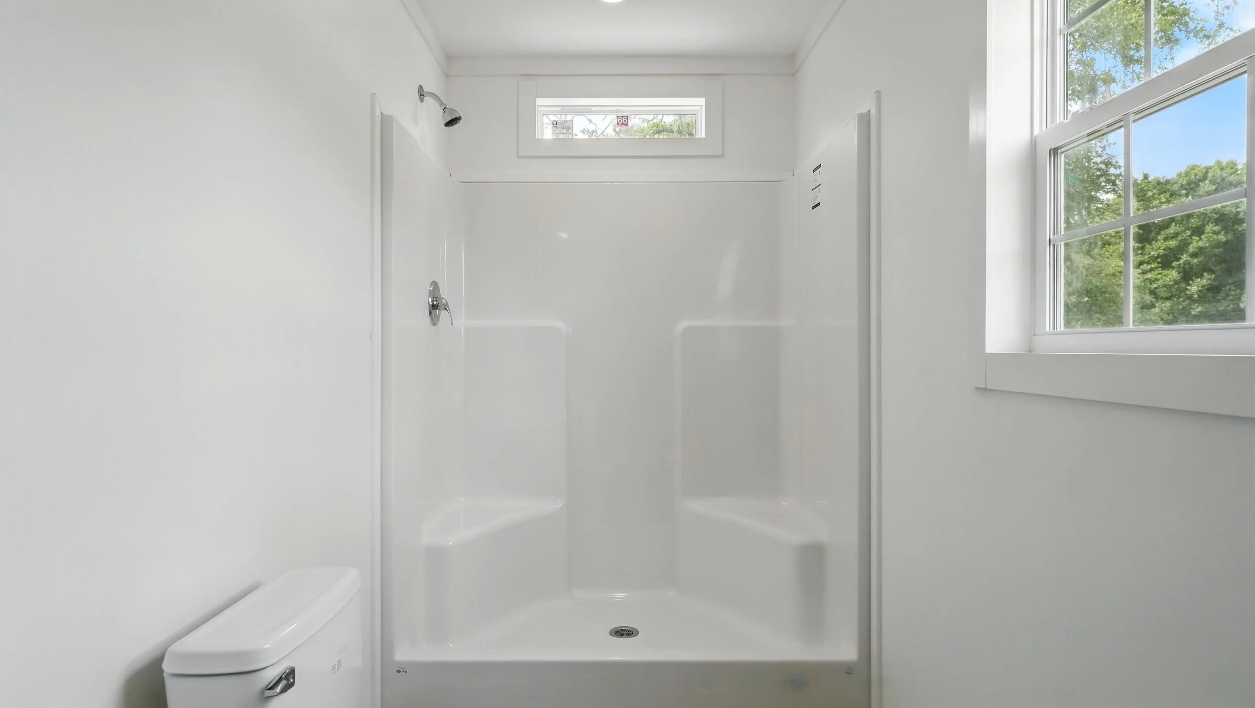 19-Master Bathroom.jpg