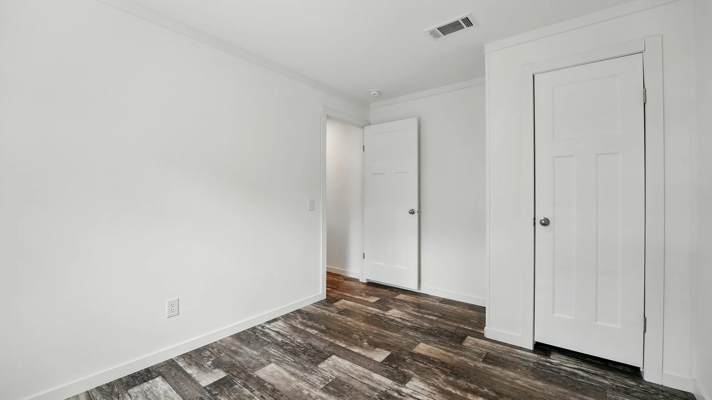 25-Bedroom 3.jpg