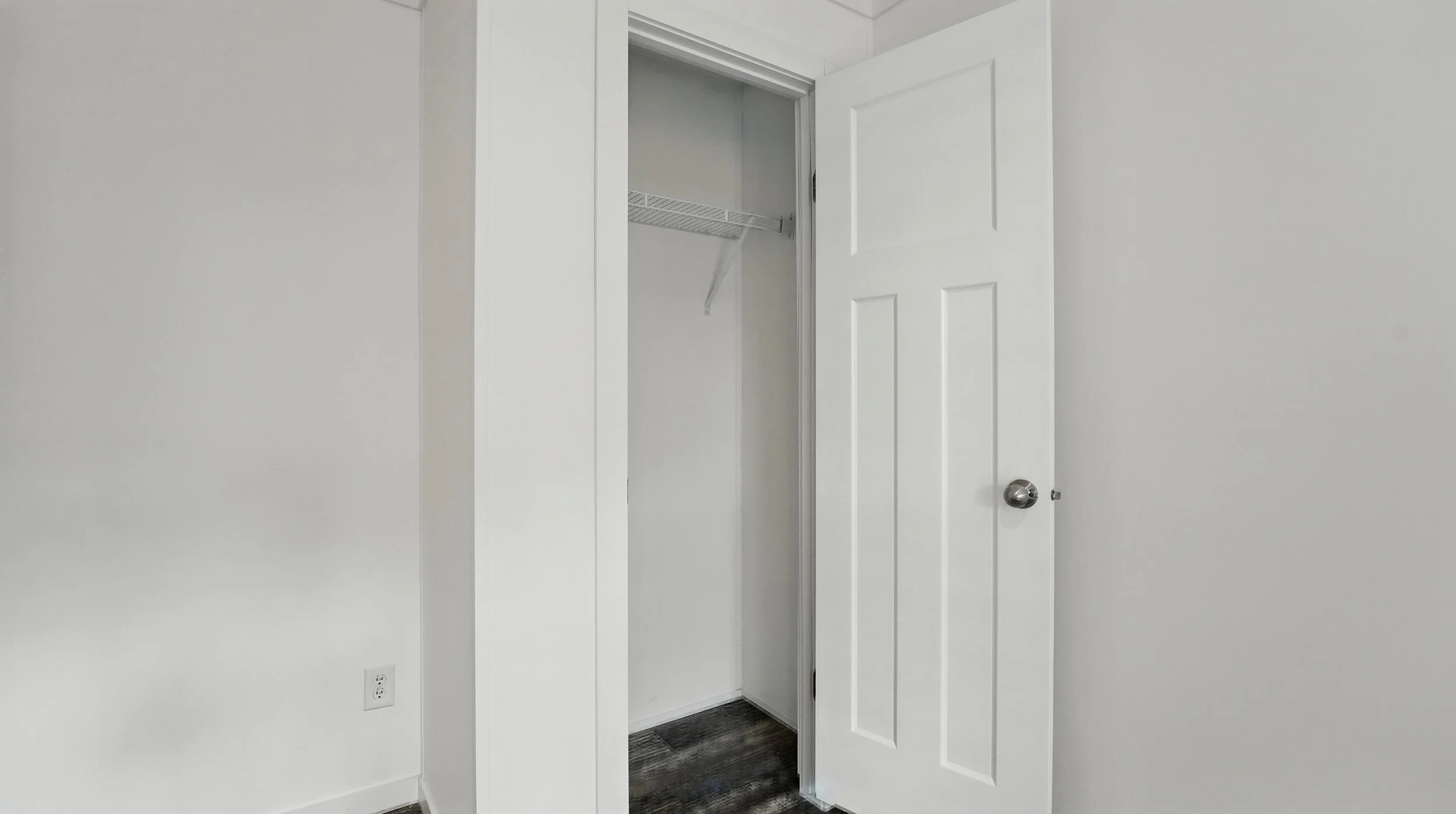26-Closet 3.jpg