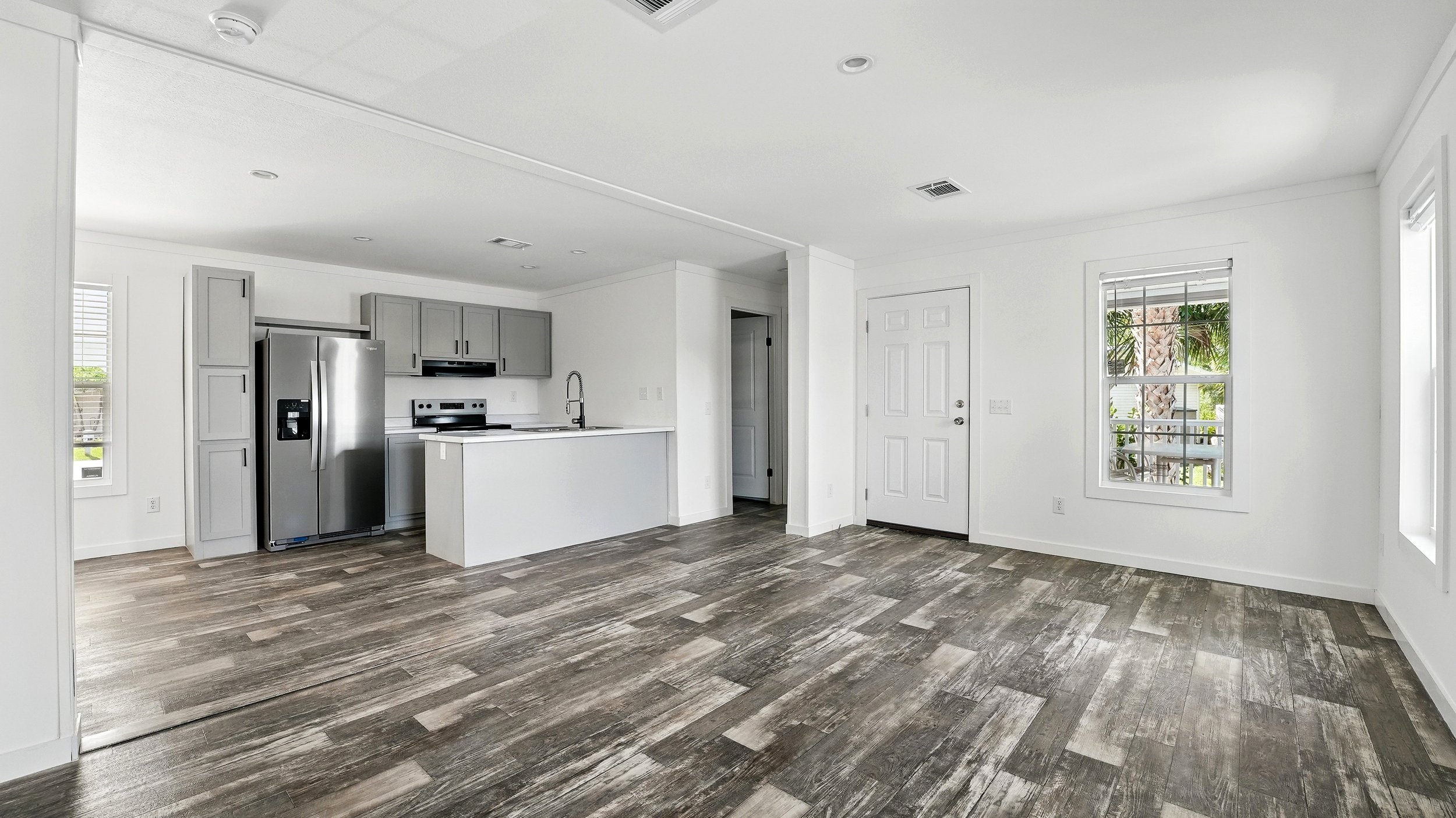 04-Living Area-2.jpg