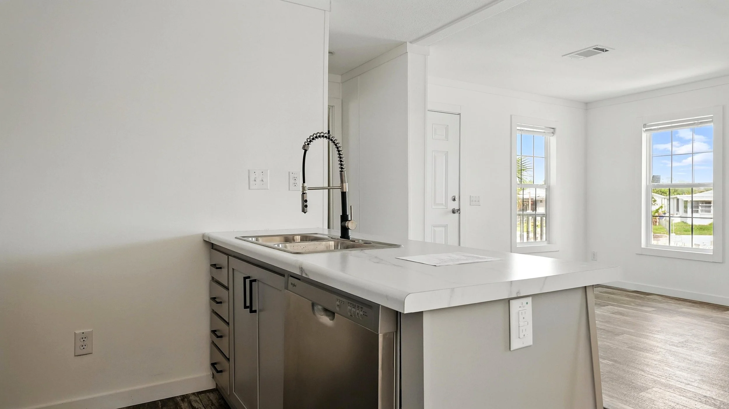 08-Kitchen-2.jpg
