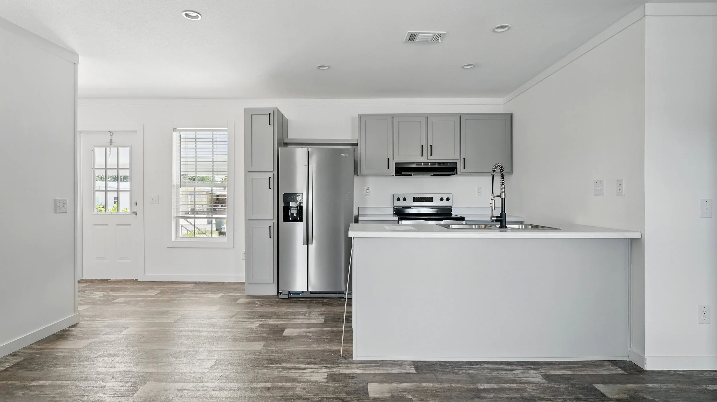 09-Kitchen.jpg