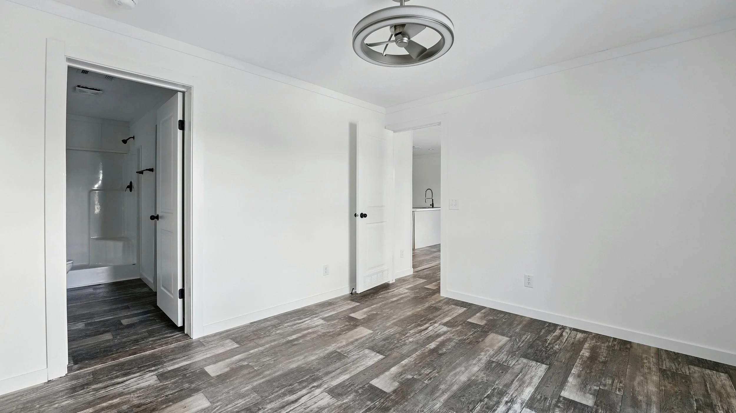 12-Master Bedroom.jpg