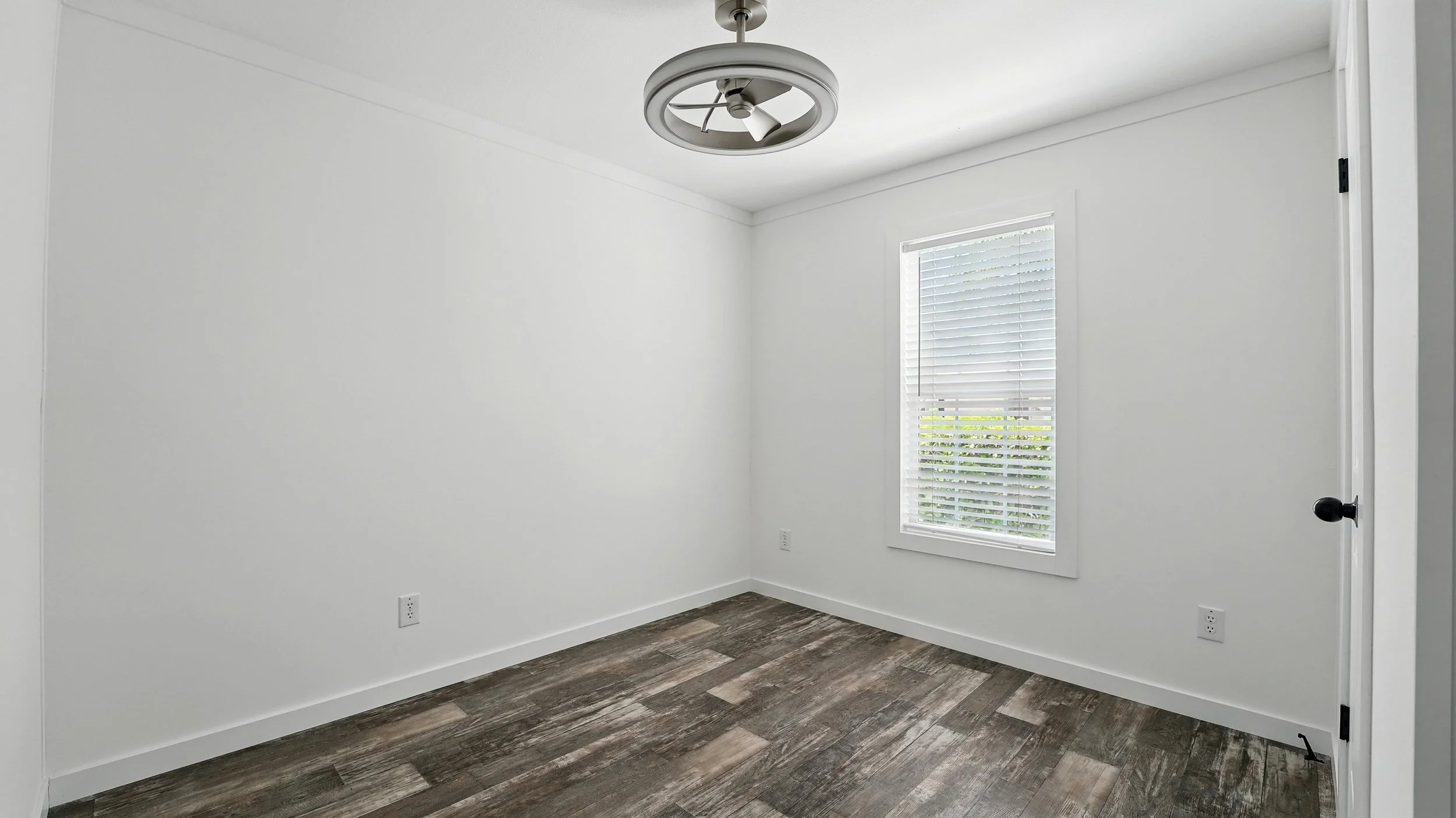 15-Bedroom 2.jpg