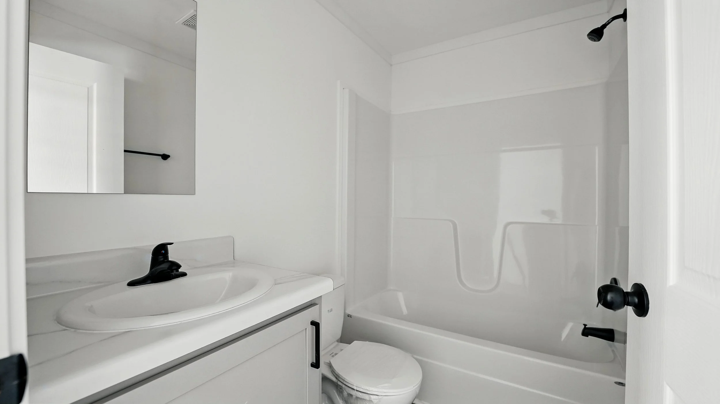 17-Bathroom 2.jpg