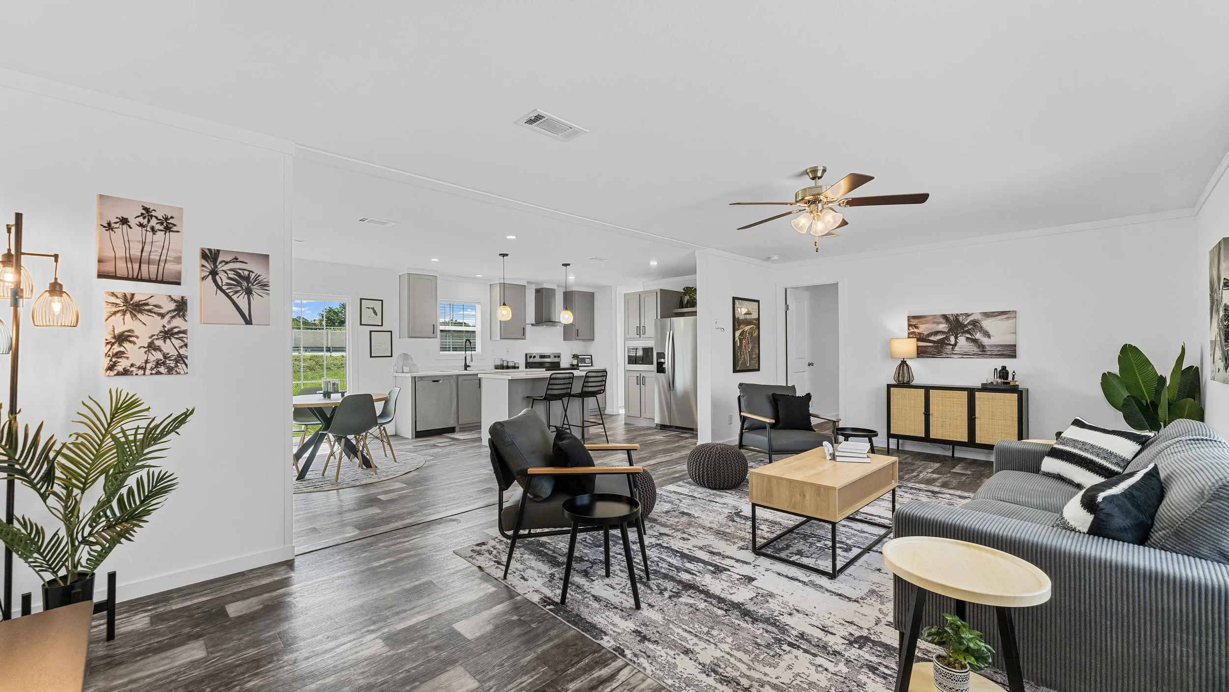 04-Living Area.jpg