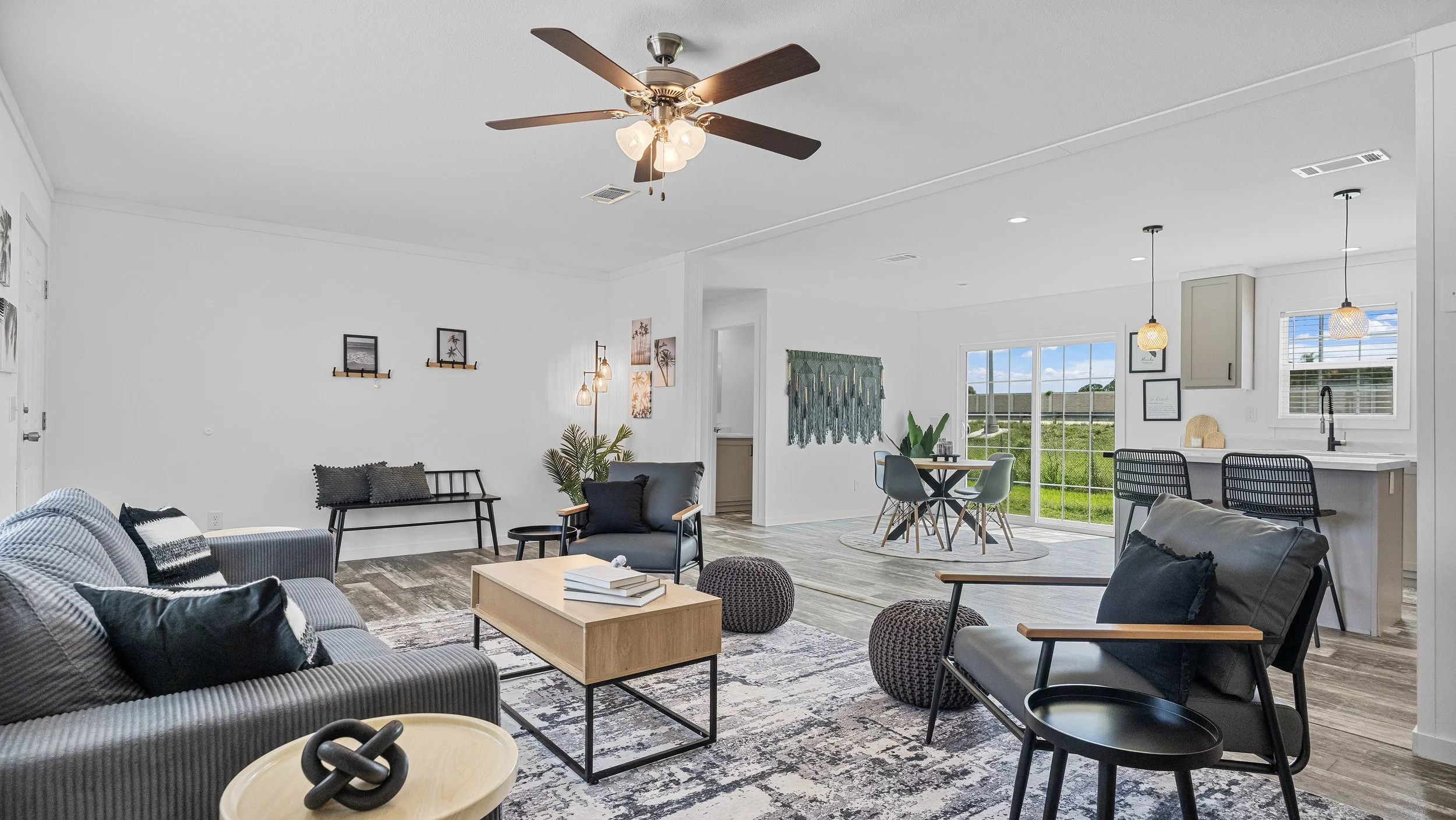07-Living Area.jpg