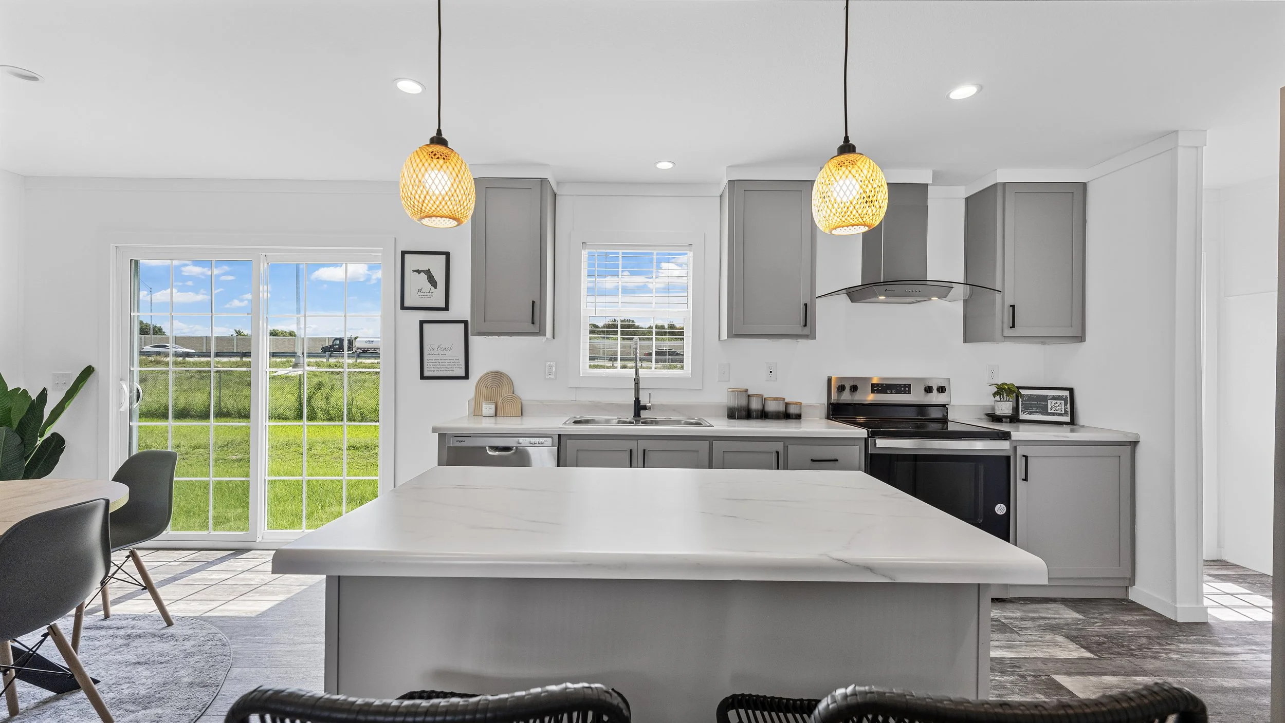 16-Kitchen.jpg