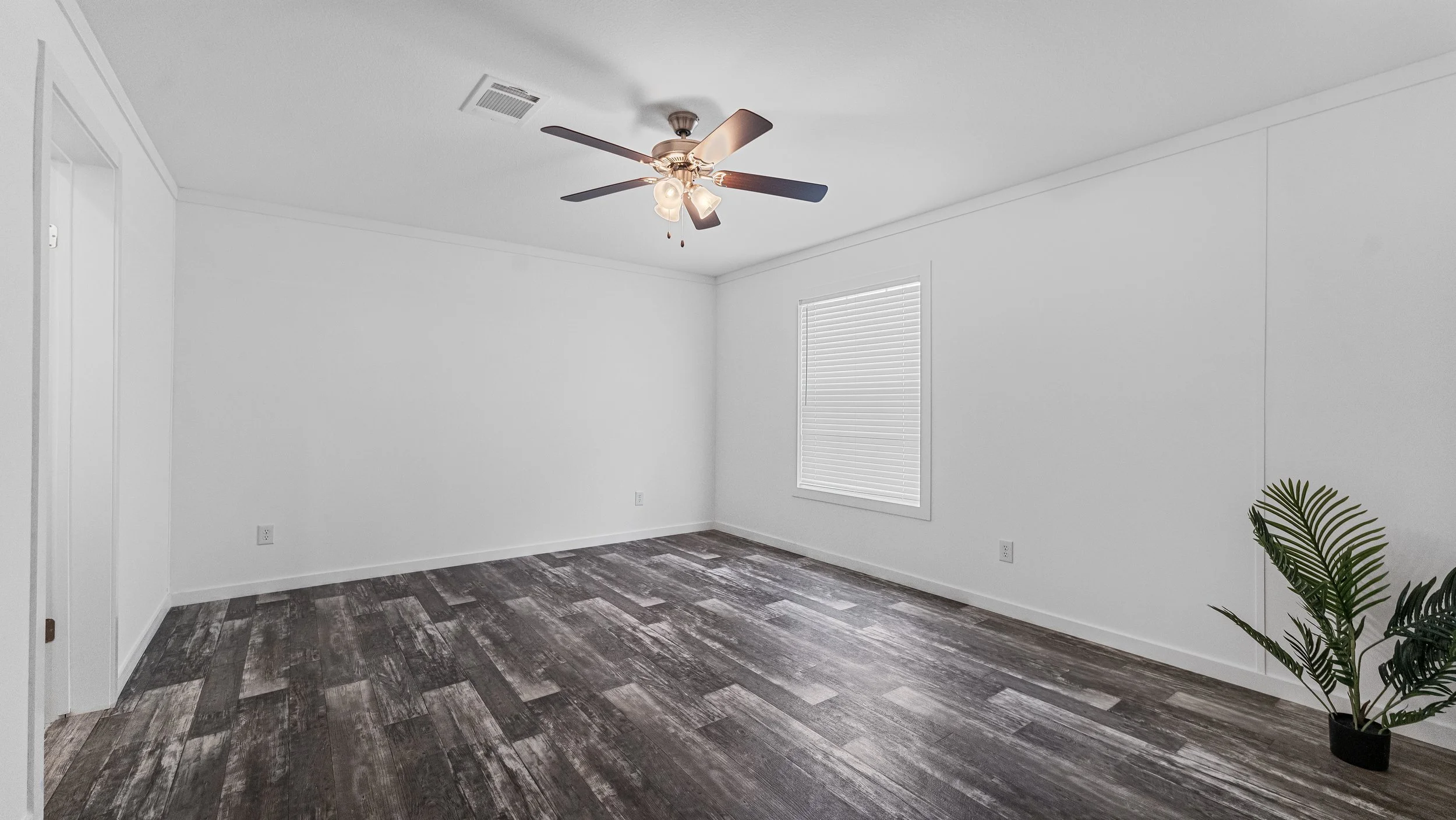 21-Master Bedroom.jpg