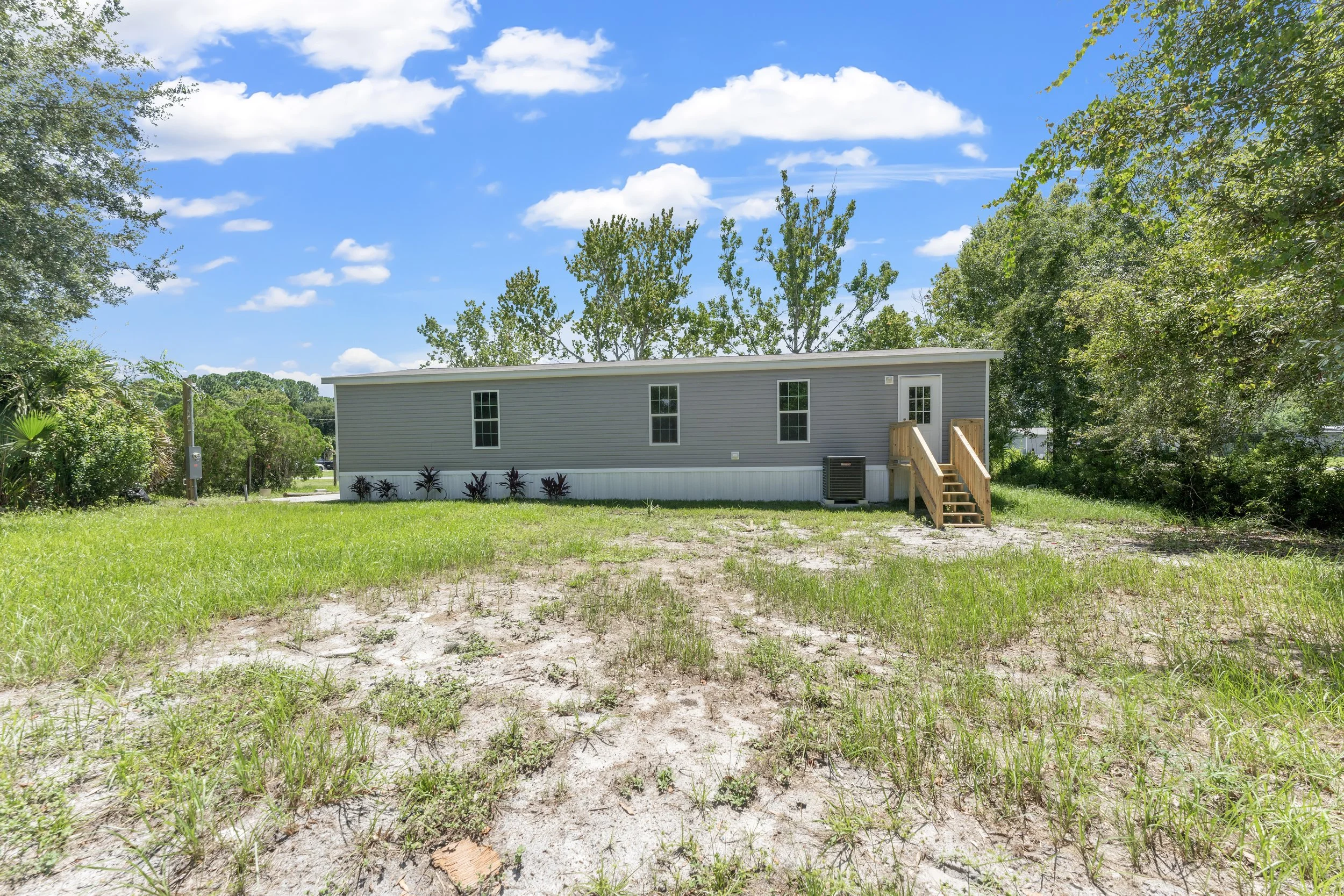 21-Exterior Back.jpeg