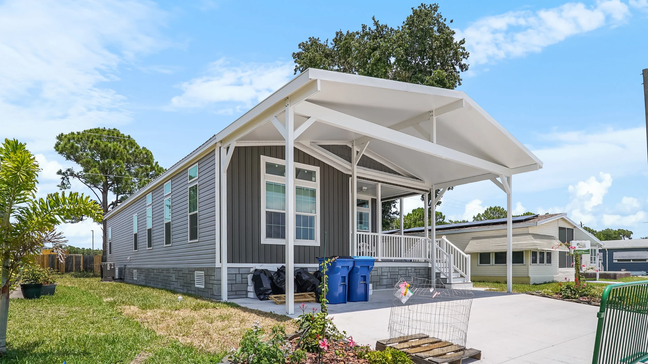 Signature 4522A 28 x 56 3B/2BA (w/DEN)