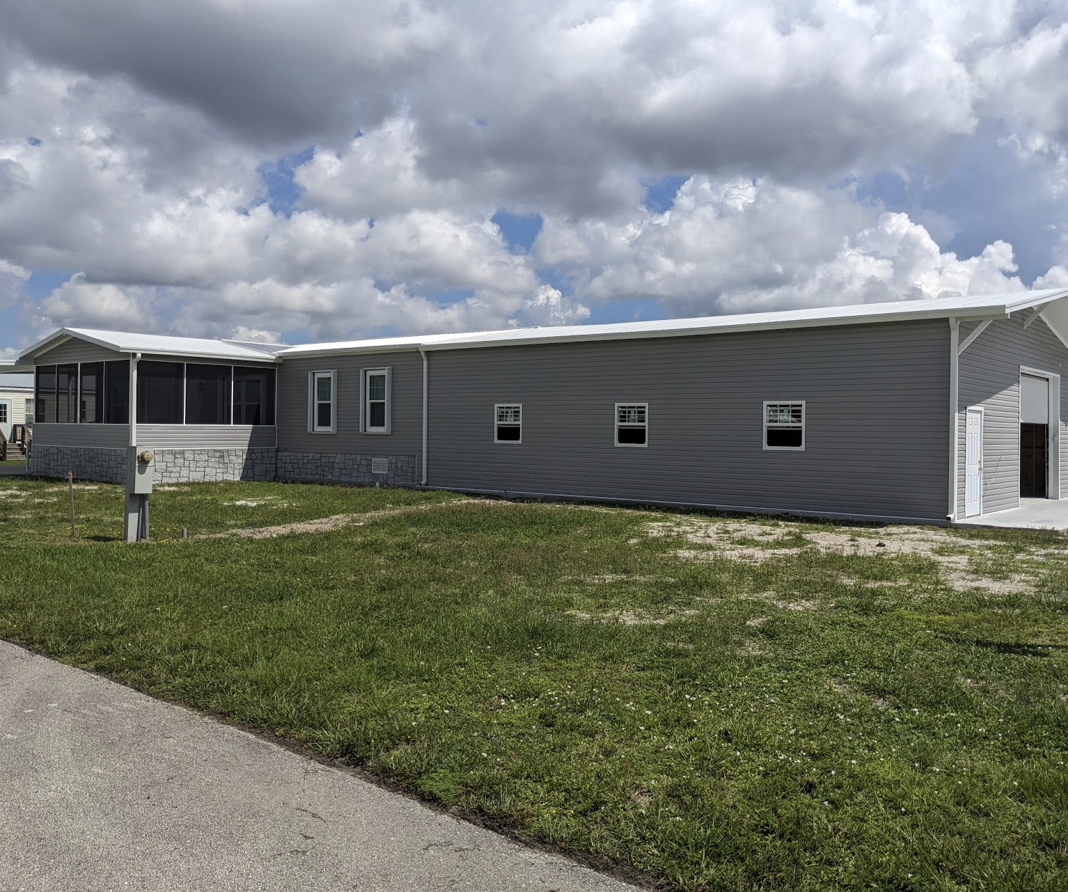 Lake Manor 32 x 60 4B/2BA