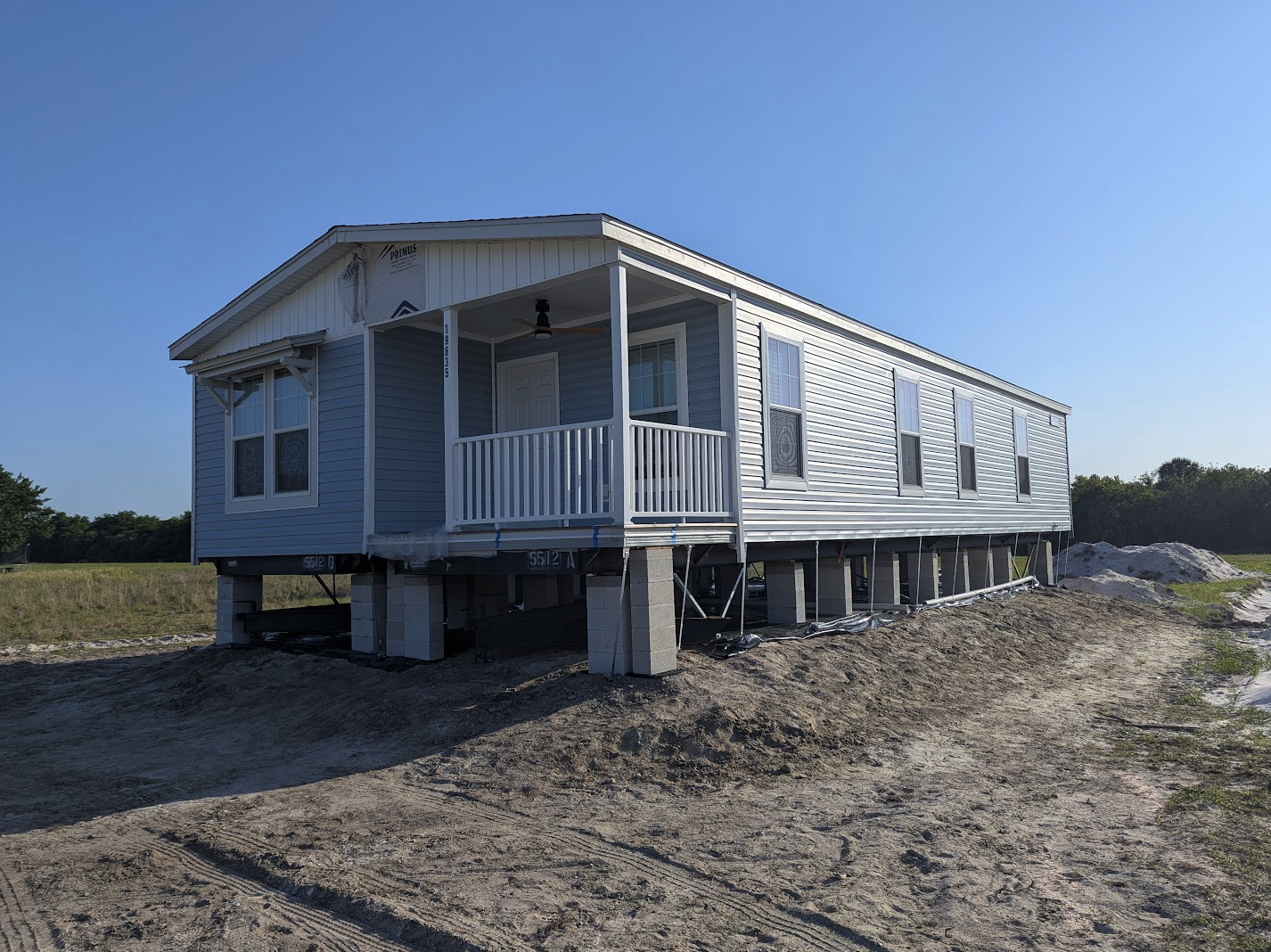 Forest Manor 24 x 52 3B/2BA w/Porch