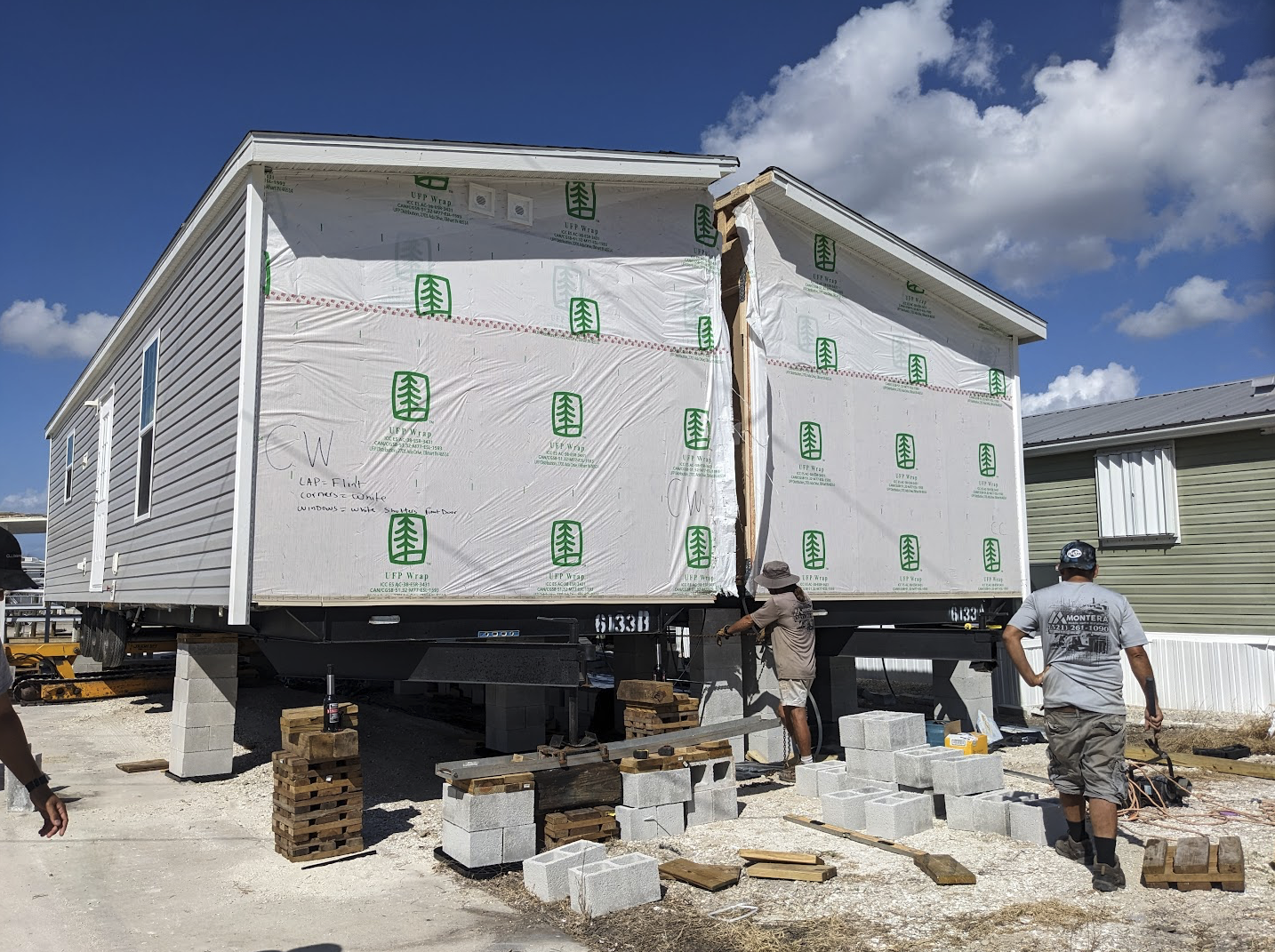 Lake Manor 24 x 44 2B/2BA