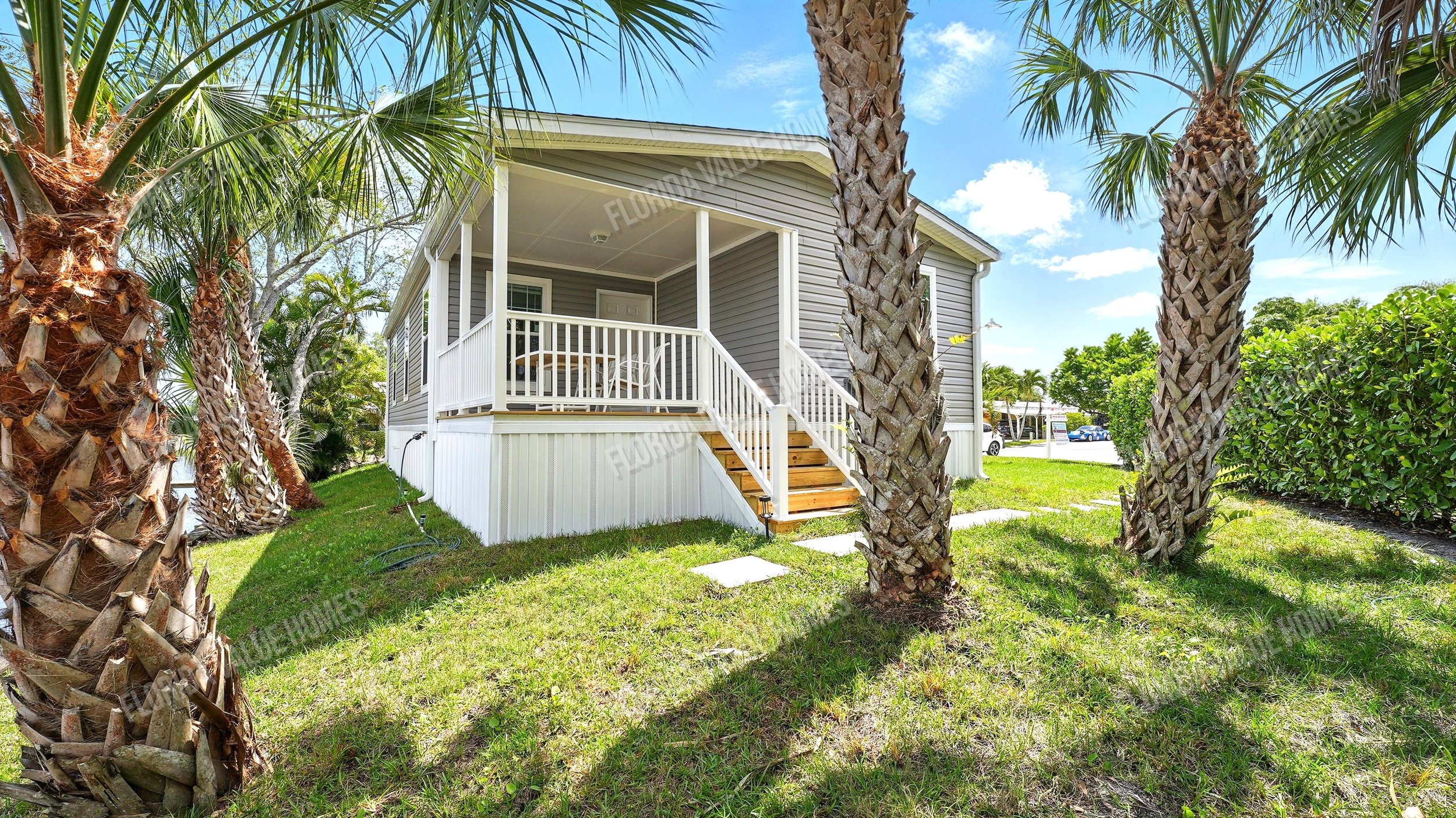 Lake Manor 24x44 (w/12x12 Porch) 2 Bed 2 Bath (1,027 Sq Ft)