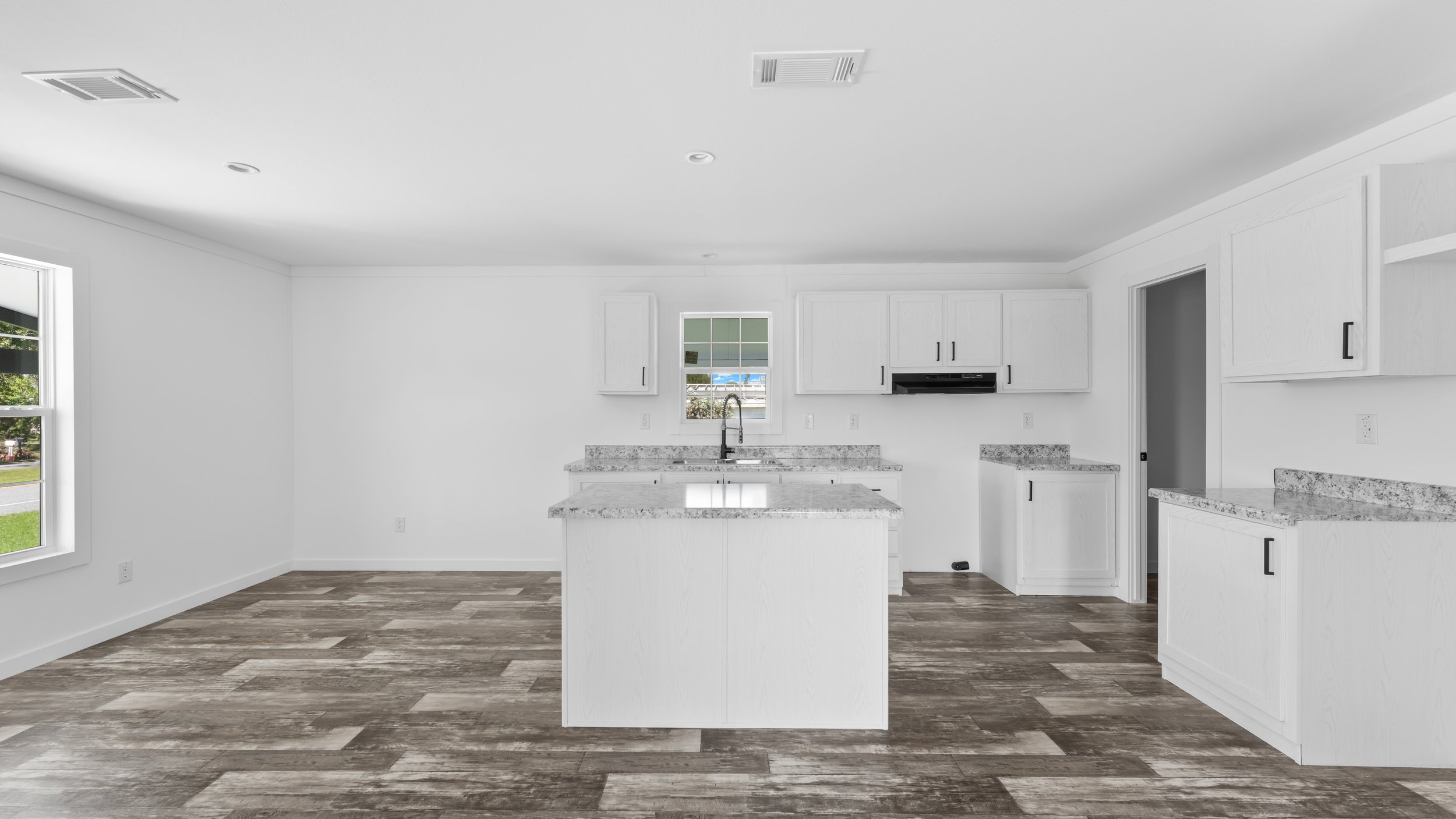 07-Kitchen.jpg
