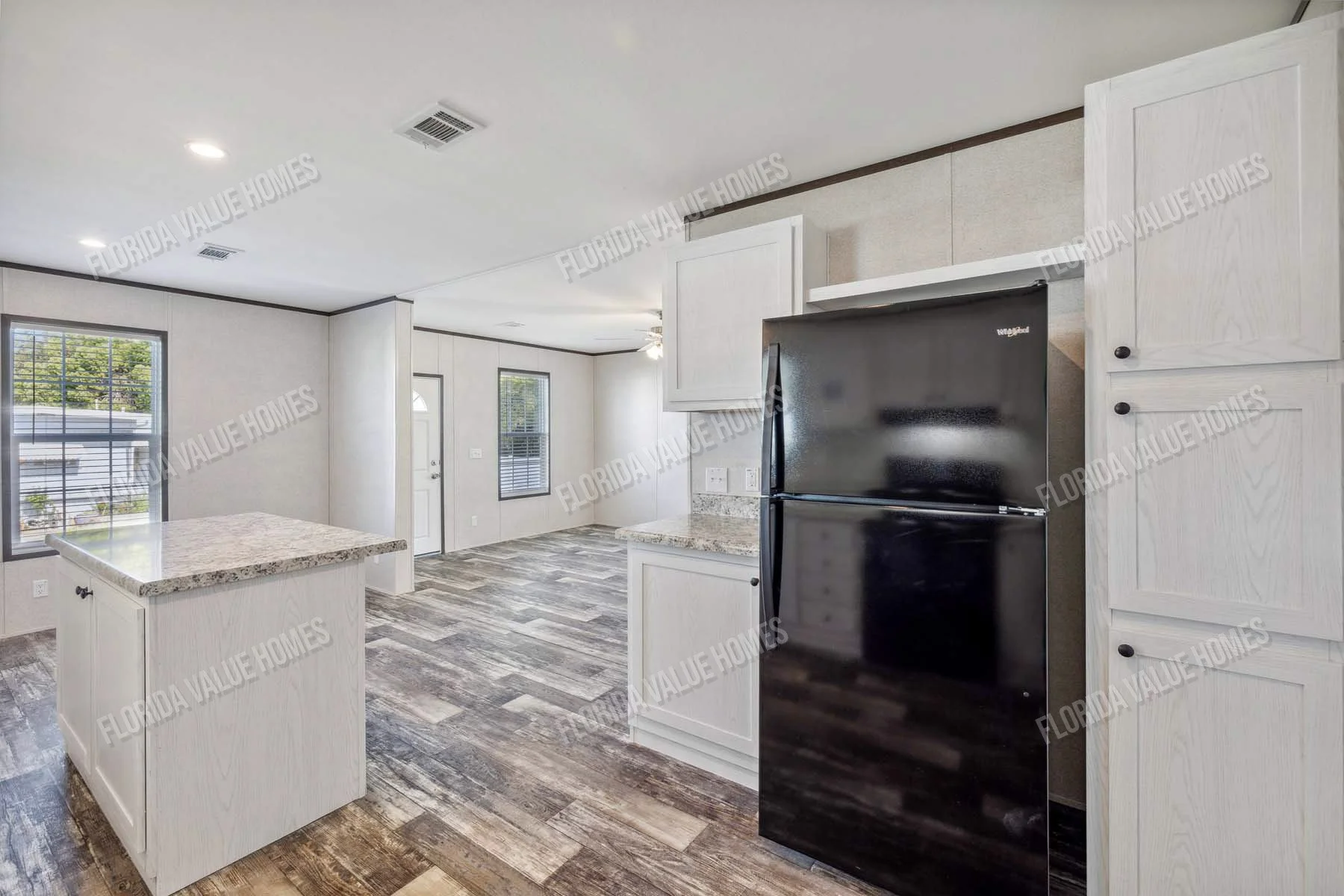 P2448H32P02 Alt 1 Kitchen (2).jpg