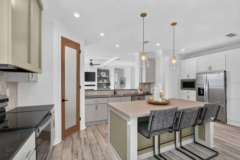 239-silver-springs-silver-spring-kitchen-6.webp
