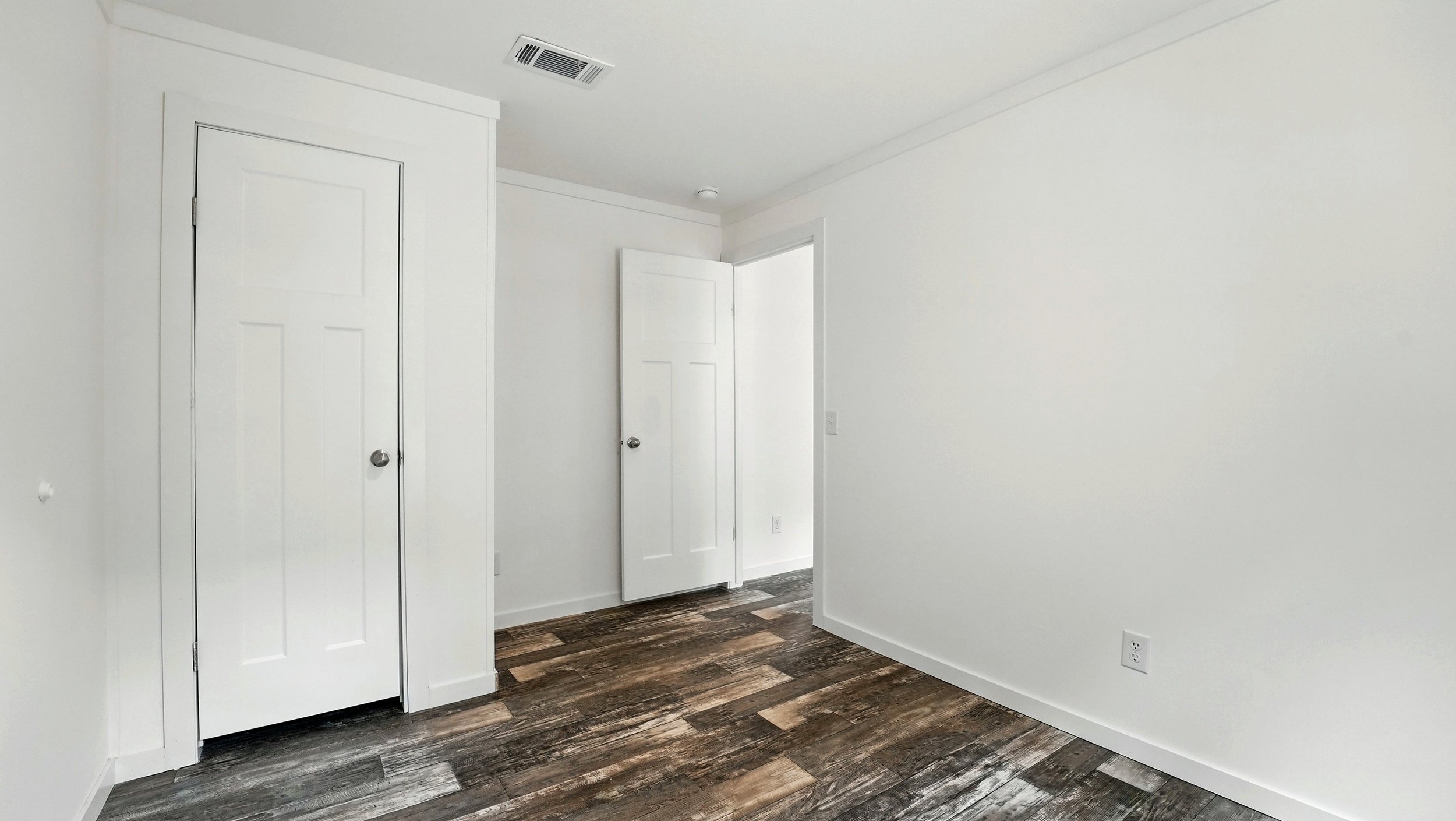 21-Bedroom 2.jpg