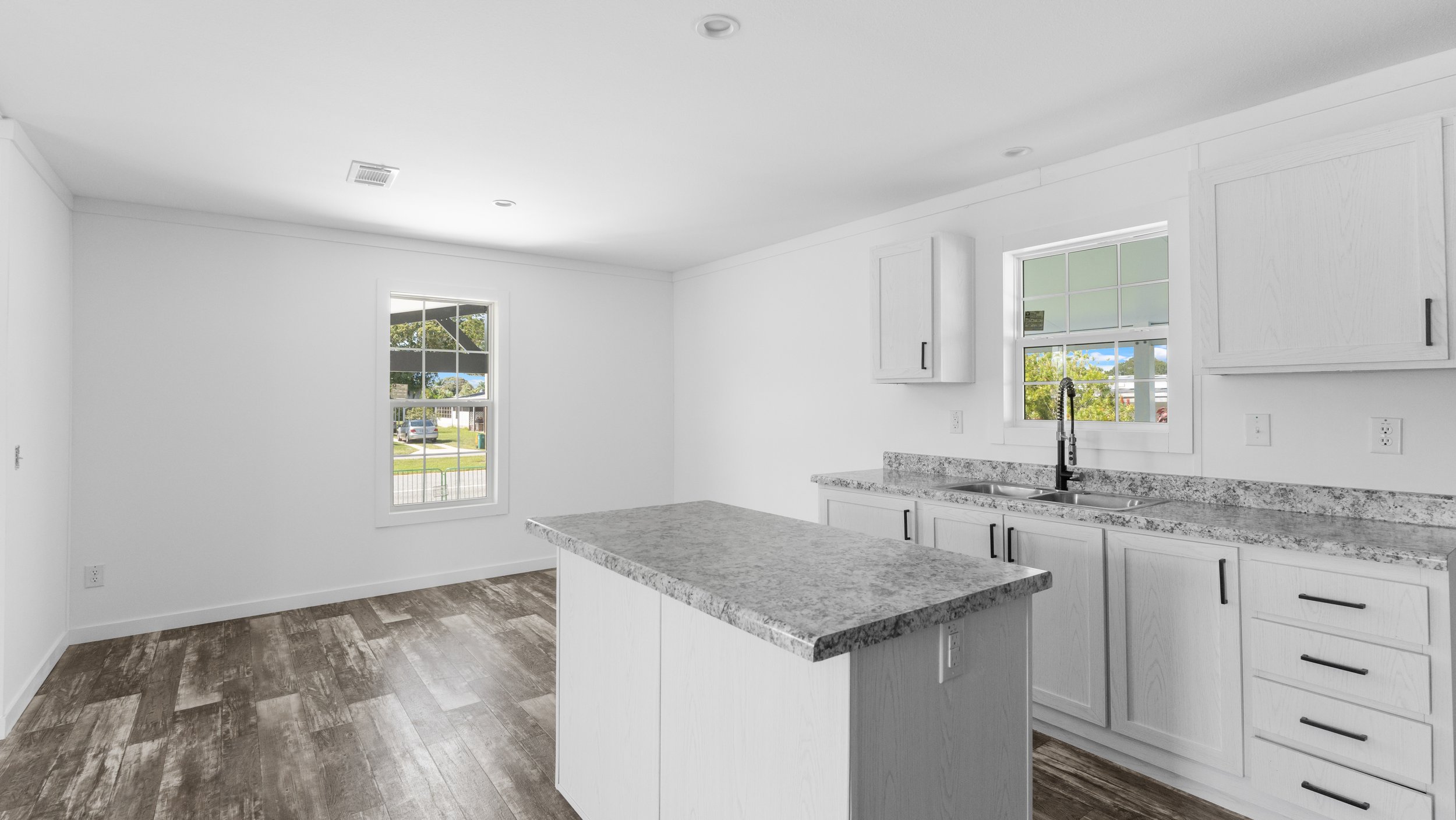 08-Kitchen.jpg