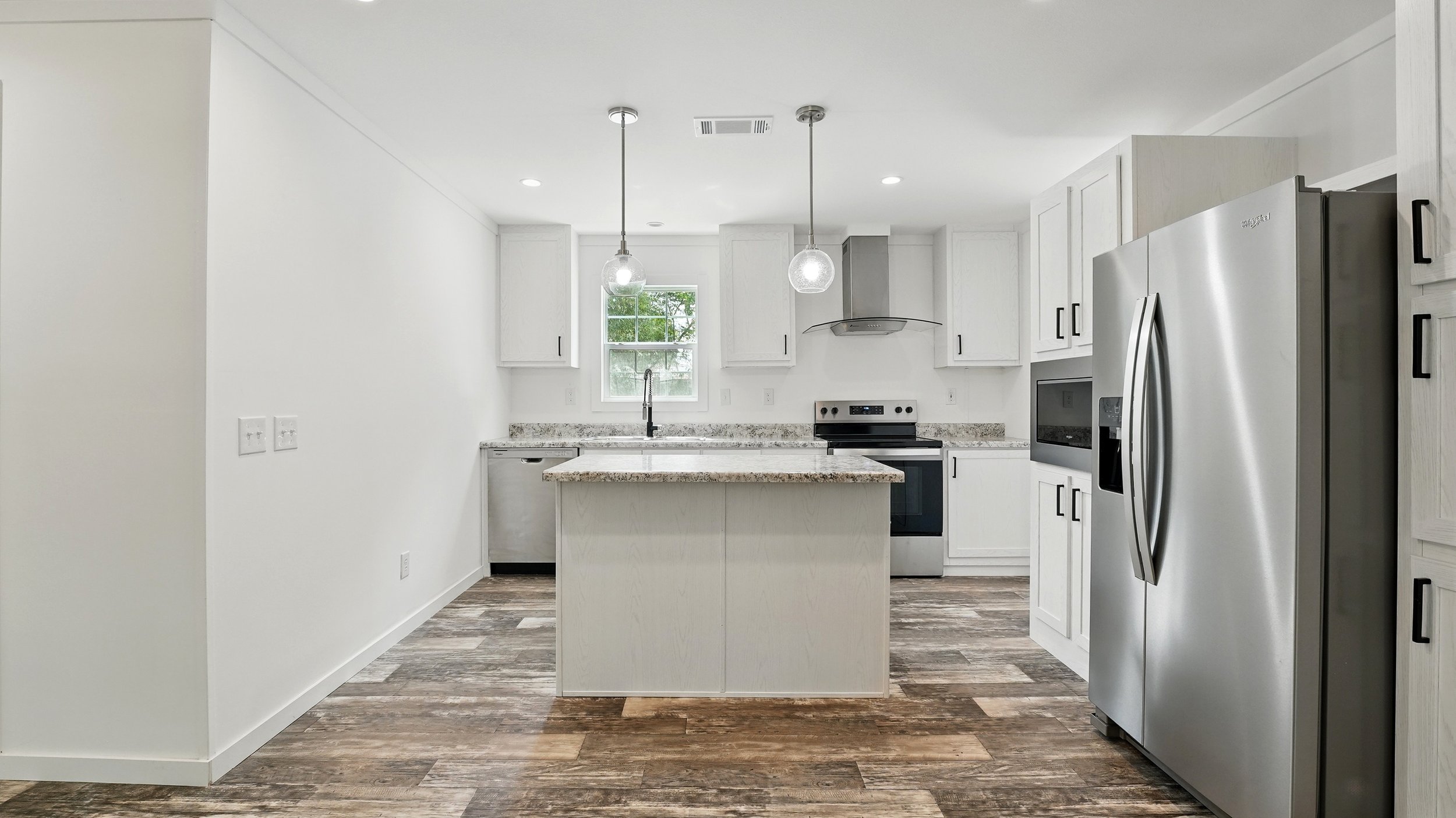 14-Kitchen.jpg