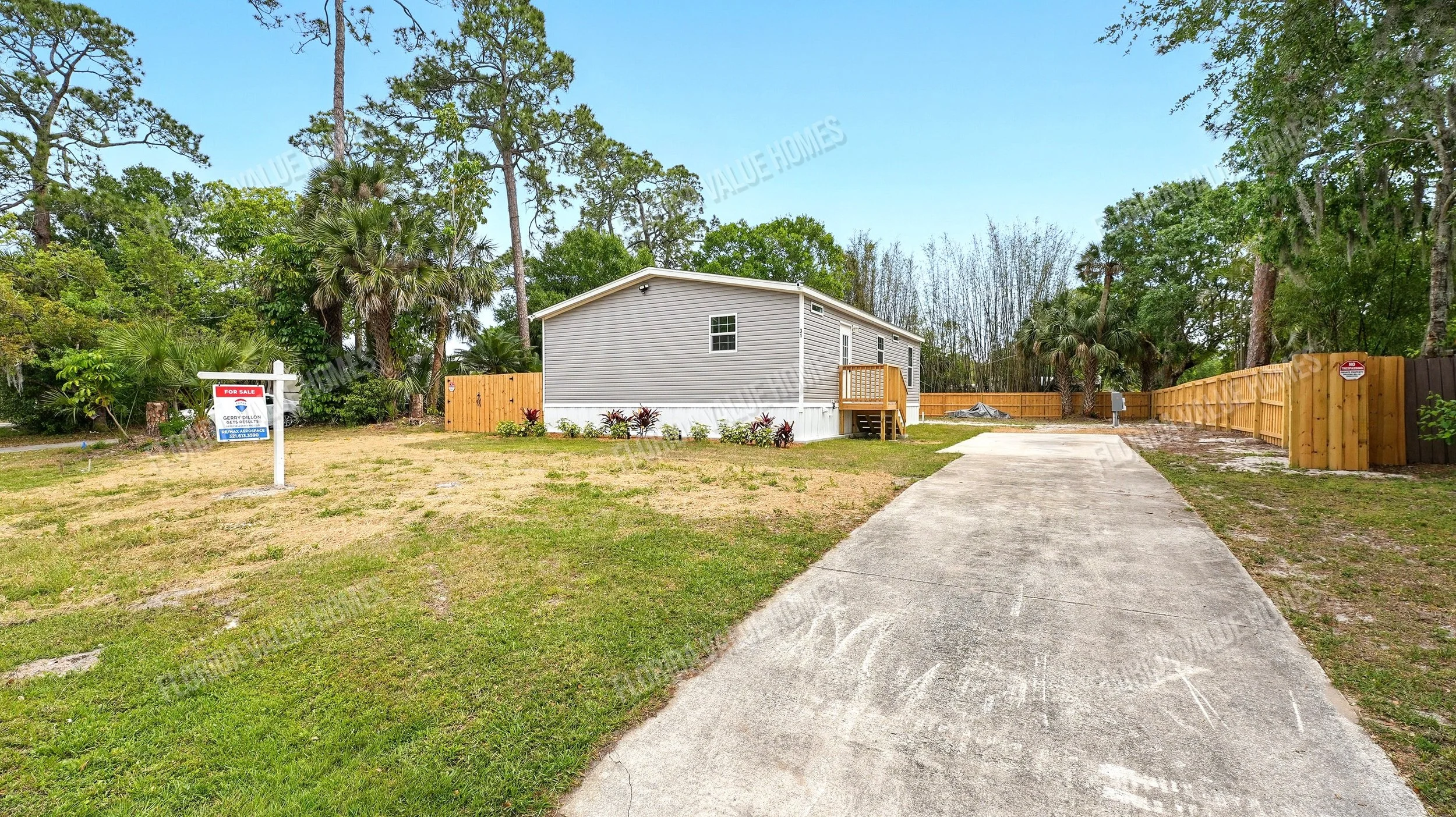 05-Exterior Front.jpg