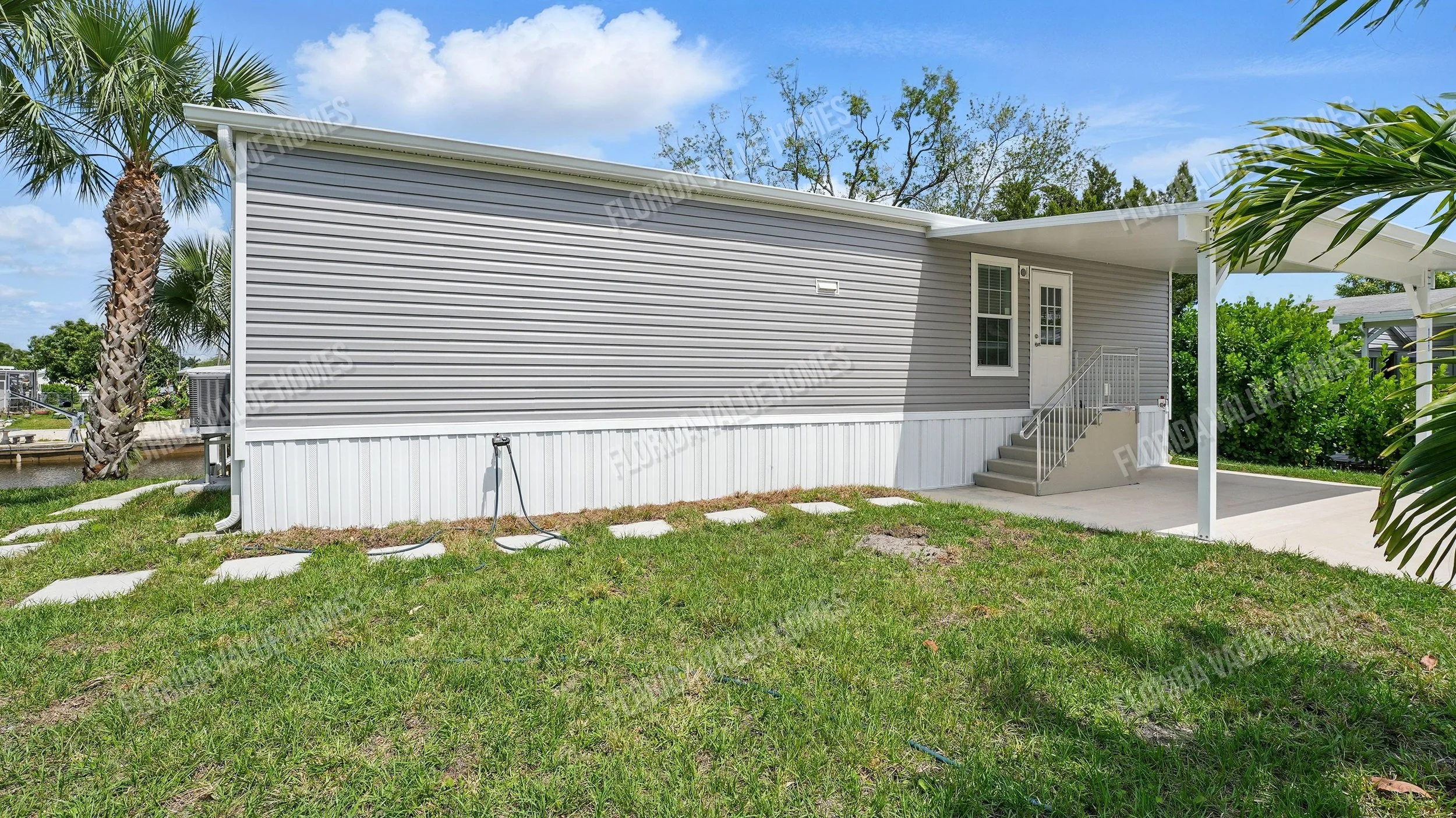 02-Exterior Front.jpg