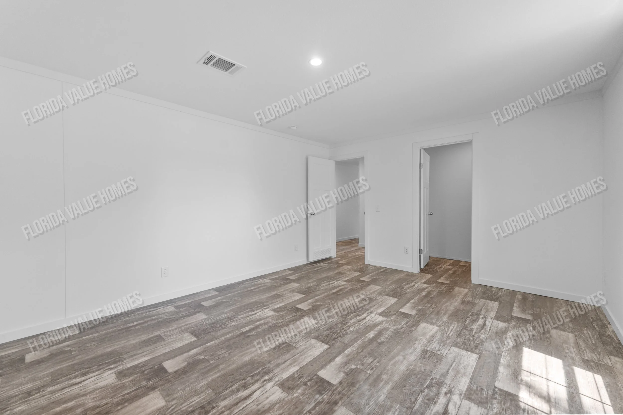 14-Master Bedroom.jpg