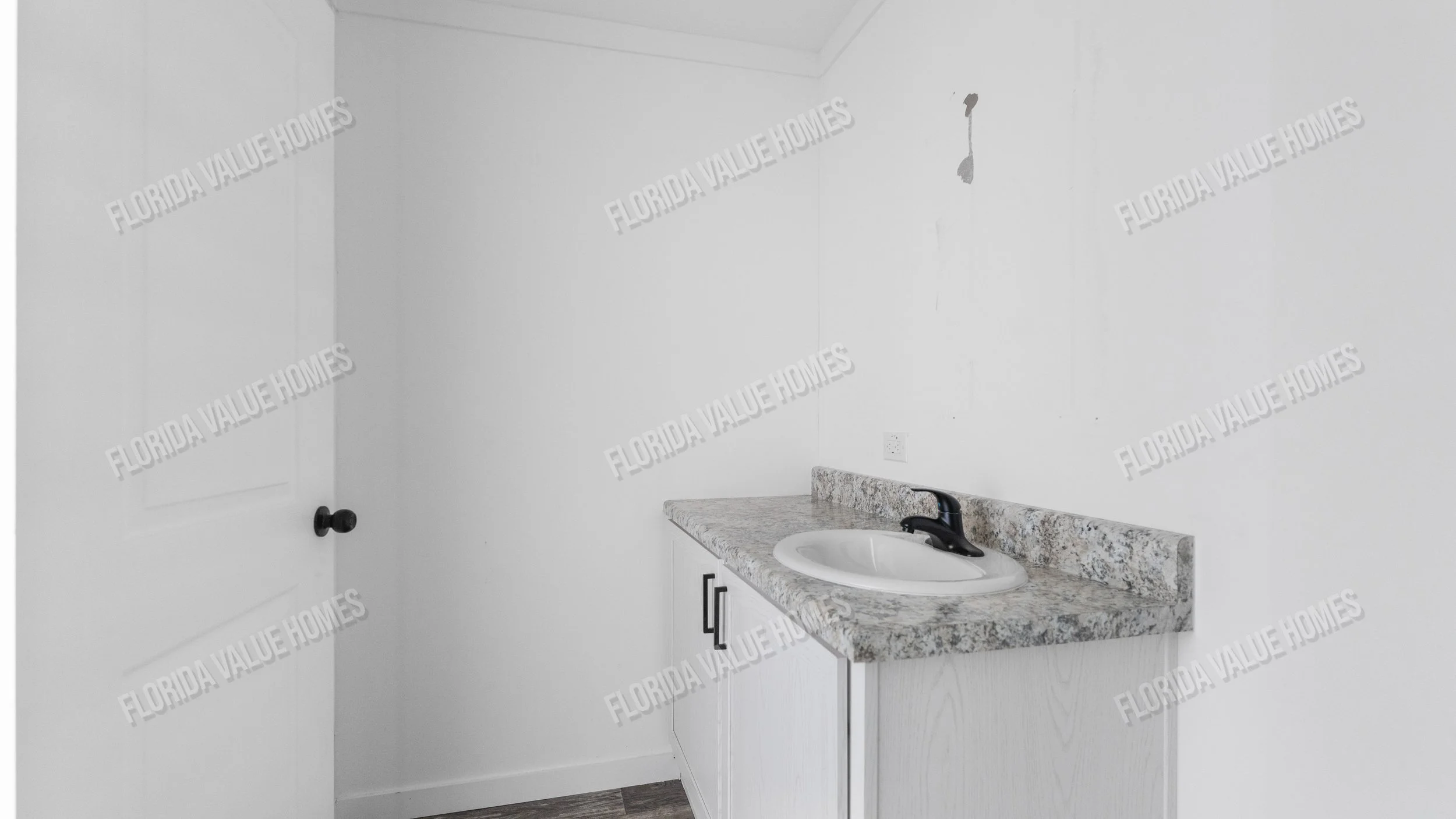 13-Master Bathroom.jpg