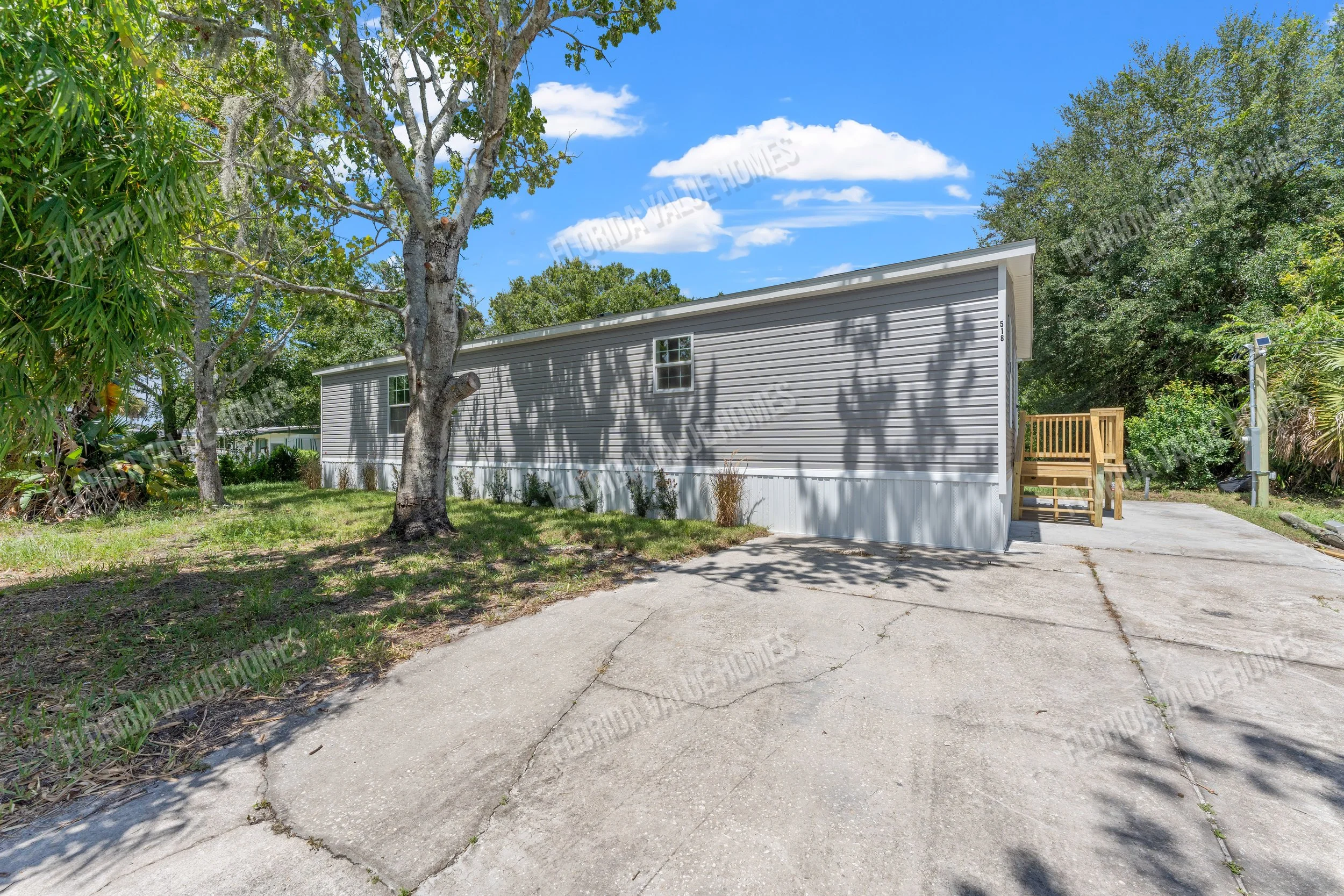 Lake Manor 28x56 3 Bed 2 Bath END LOADER (1,494 Sq Ft)