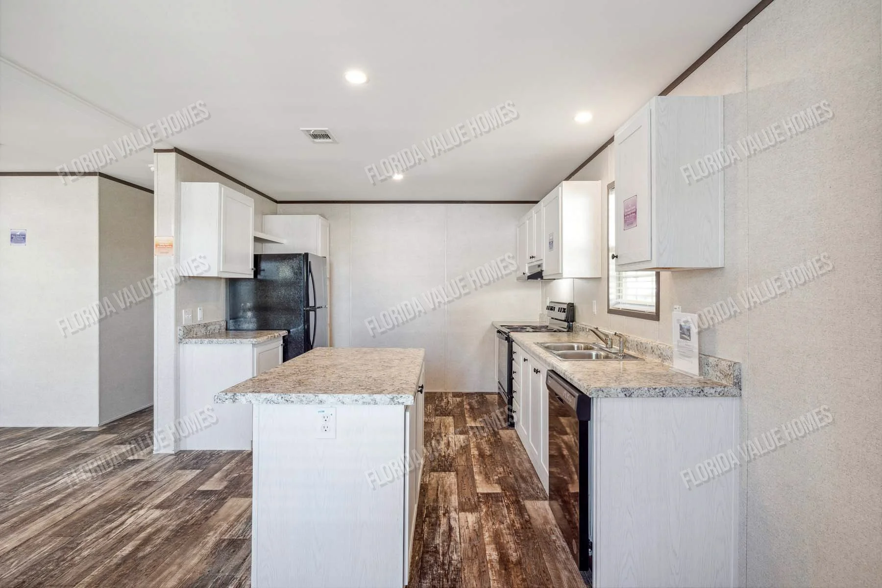 P2448H32P02 Alt 1 Kitchen (5).jpg