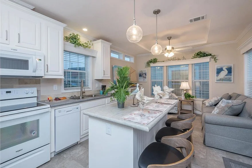 Castano-Shore-Park-2622B-Kitchen-5.jpg