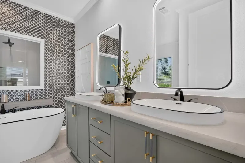 239-silver-springs-silver-spring-primary-bath-1.webp