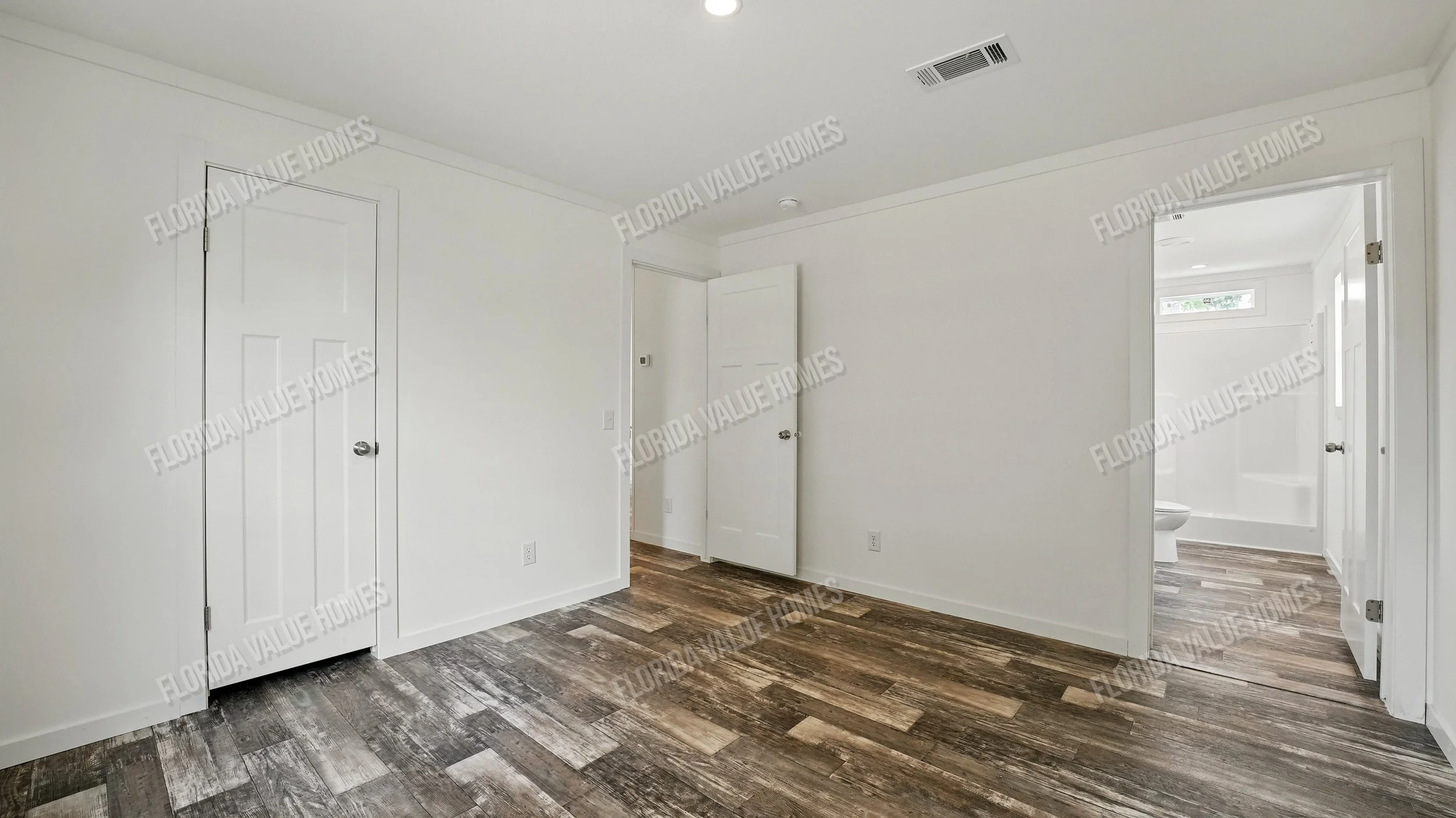 16-Master Bedroom.jpg